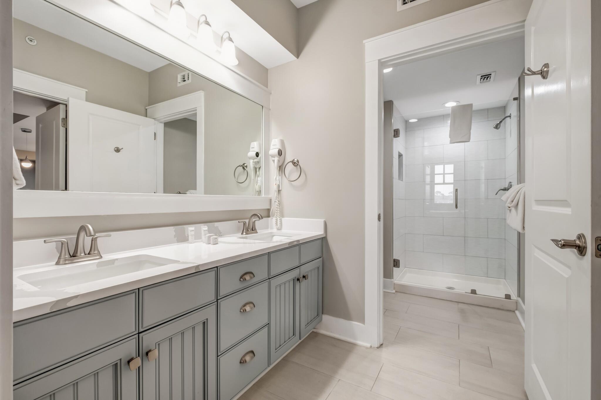 OBSERVATION POINT - Residential