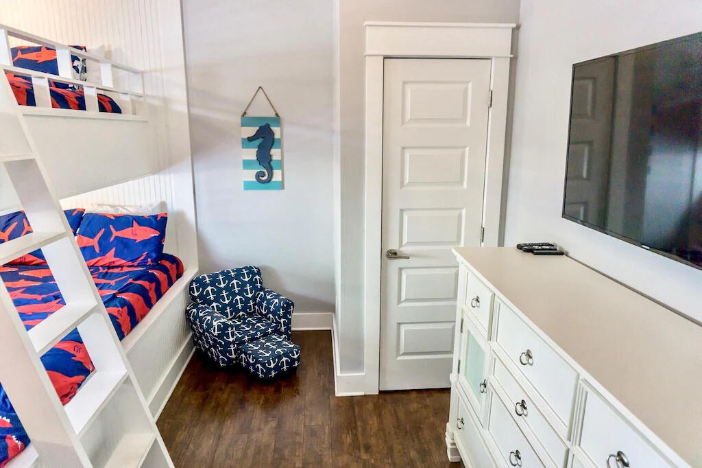 VILLAGES OF CRYSTAL BEACH - Residential