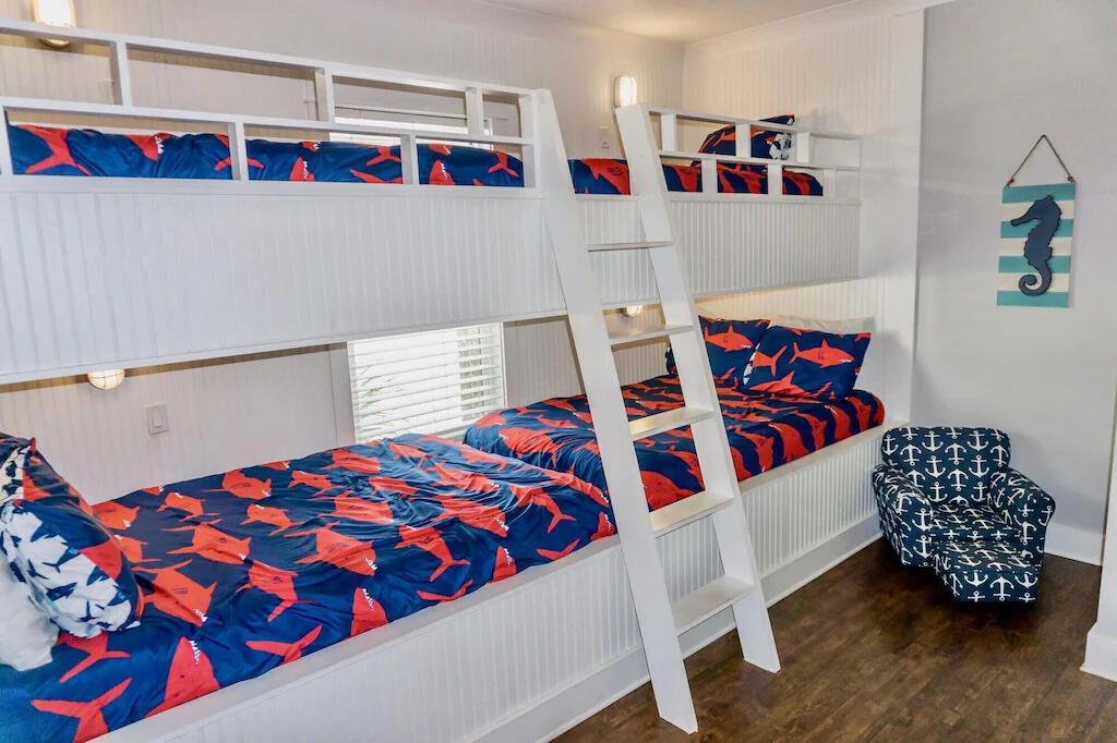 VILLAGES OF CRYSTAL BEACH - Residential