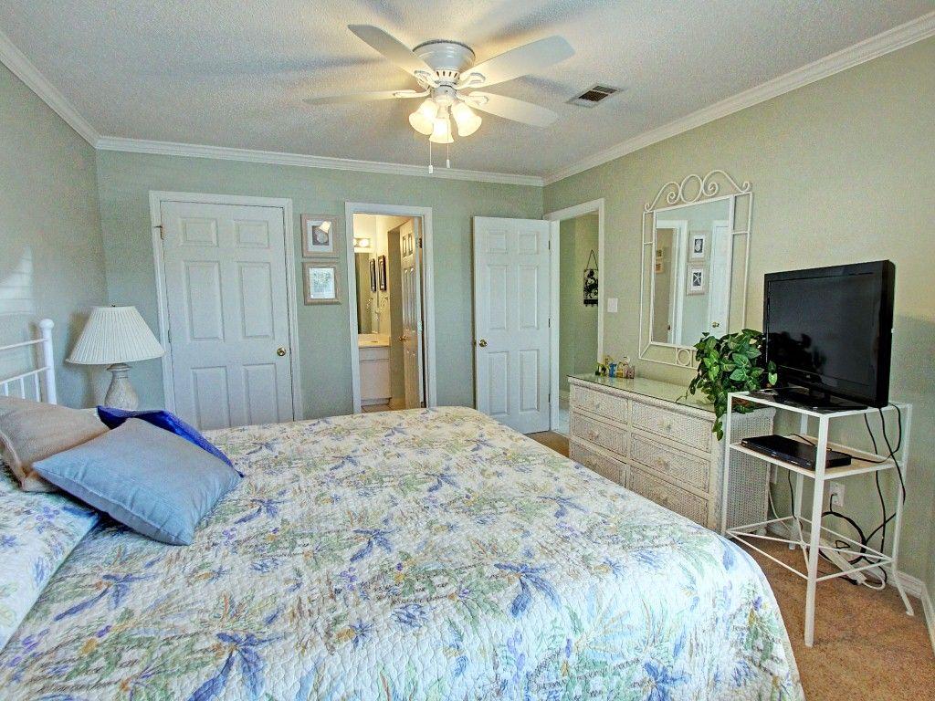 MARAVILLA CONDO 3 - Residential