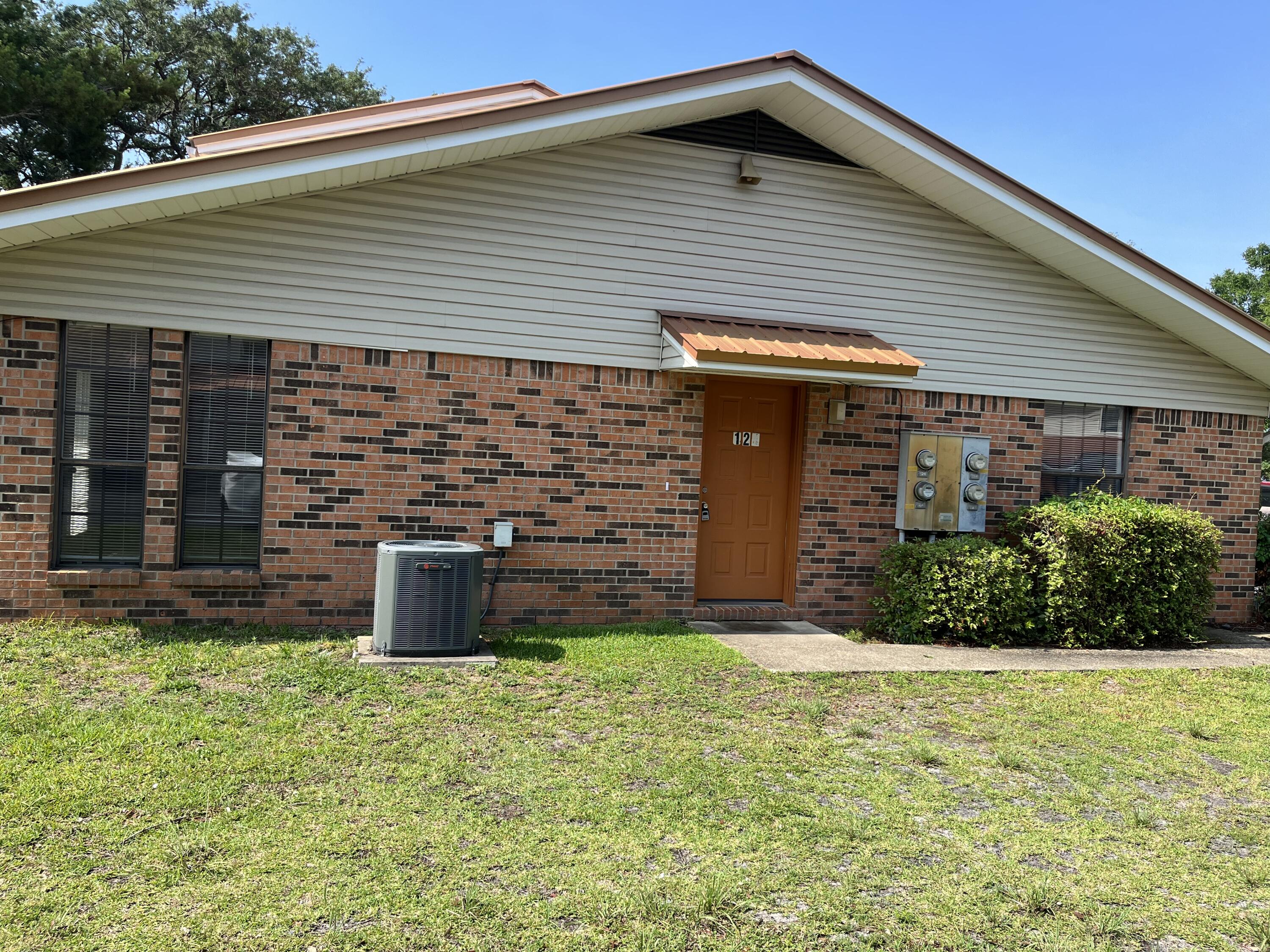 CLASSIC MANOR - Residential Lease