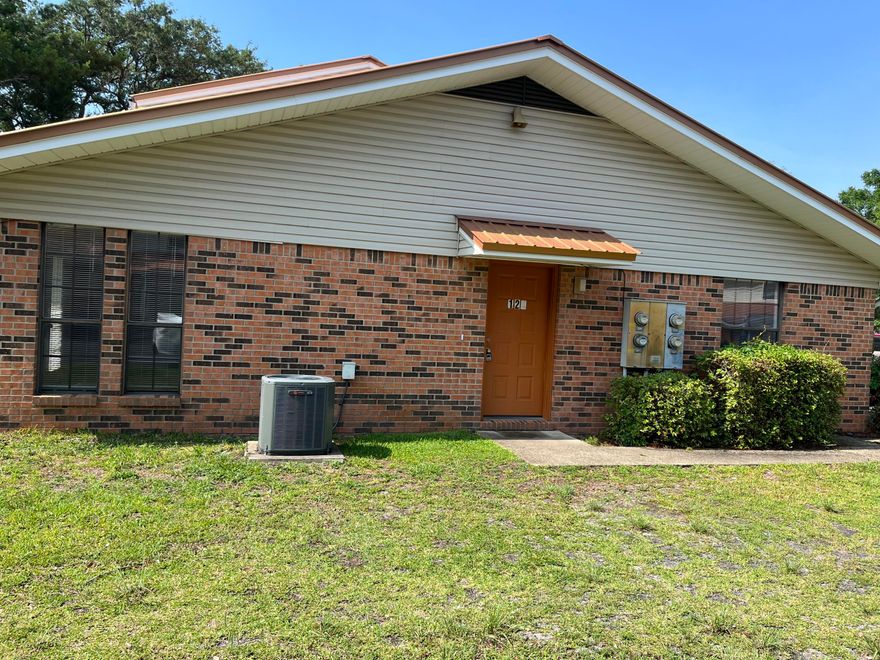 Spacious one-story end unit townhouse convenient to both bases. Inside washer/dryer hookup. Breakfast bar. Extra storage out back. Fenced back yard. Sorry no pets.