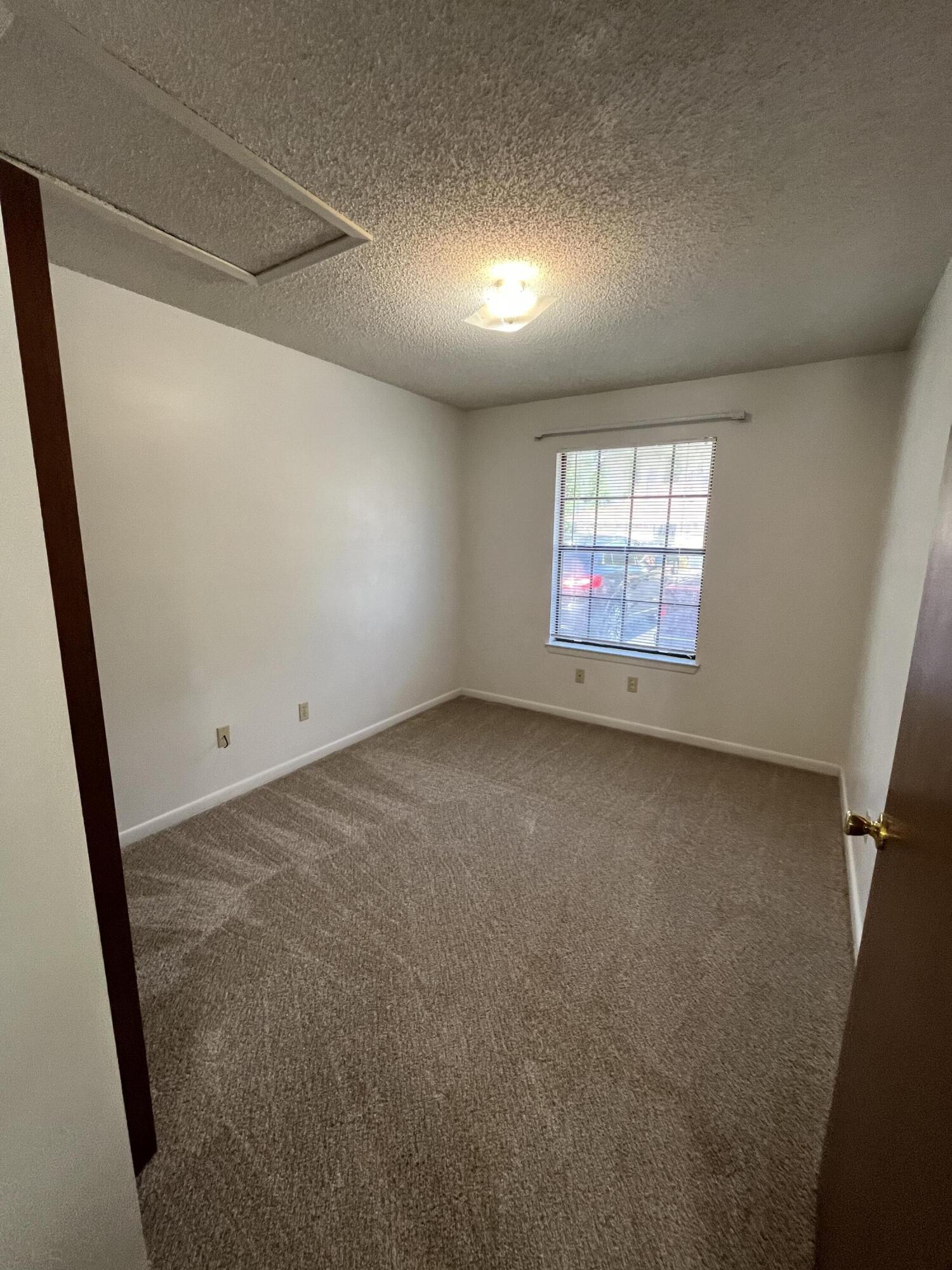 CLASSIC MANOR - Residential Lease