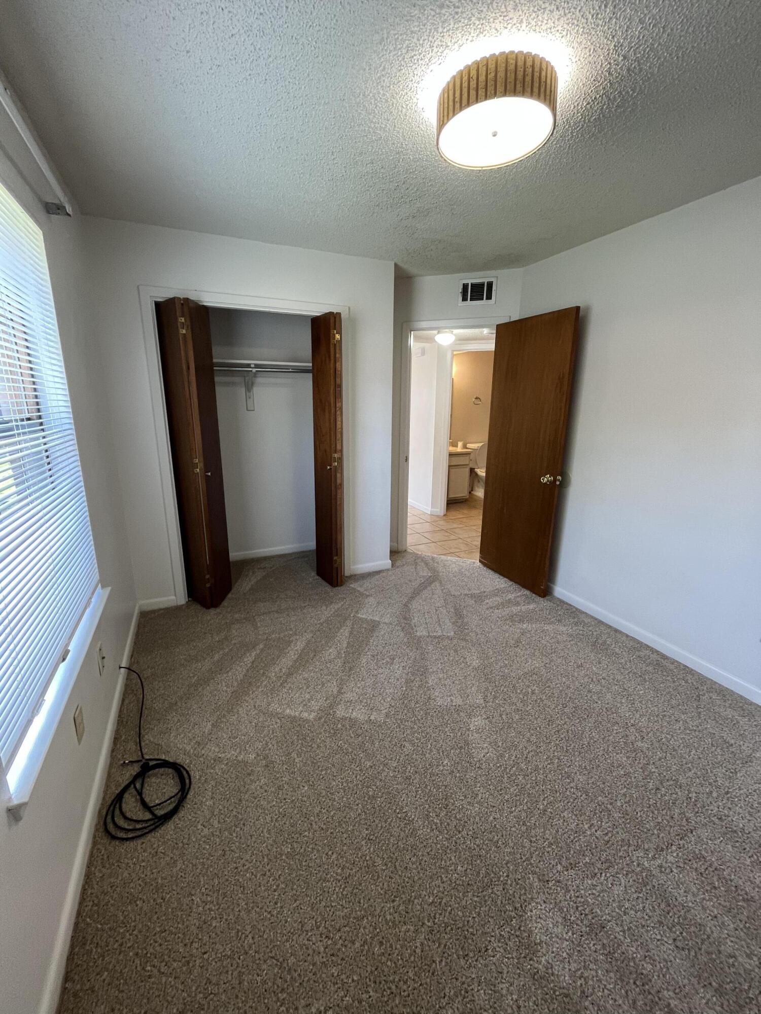 CLASSIC MANOR - Residential Lease