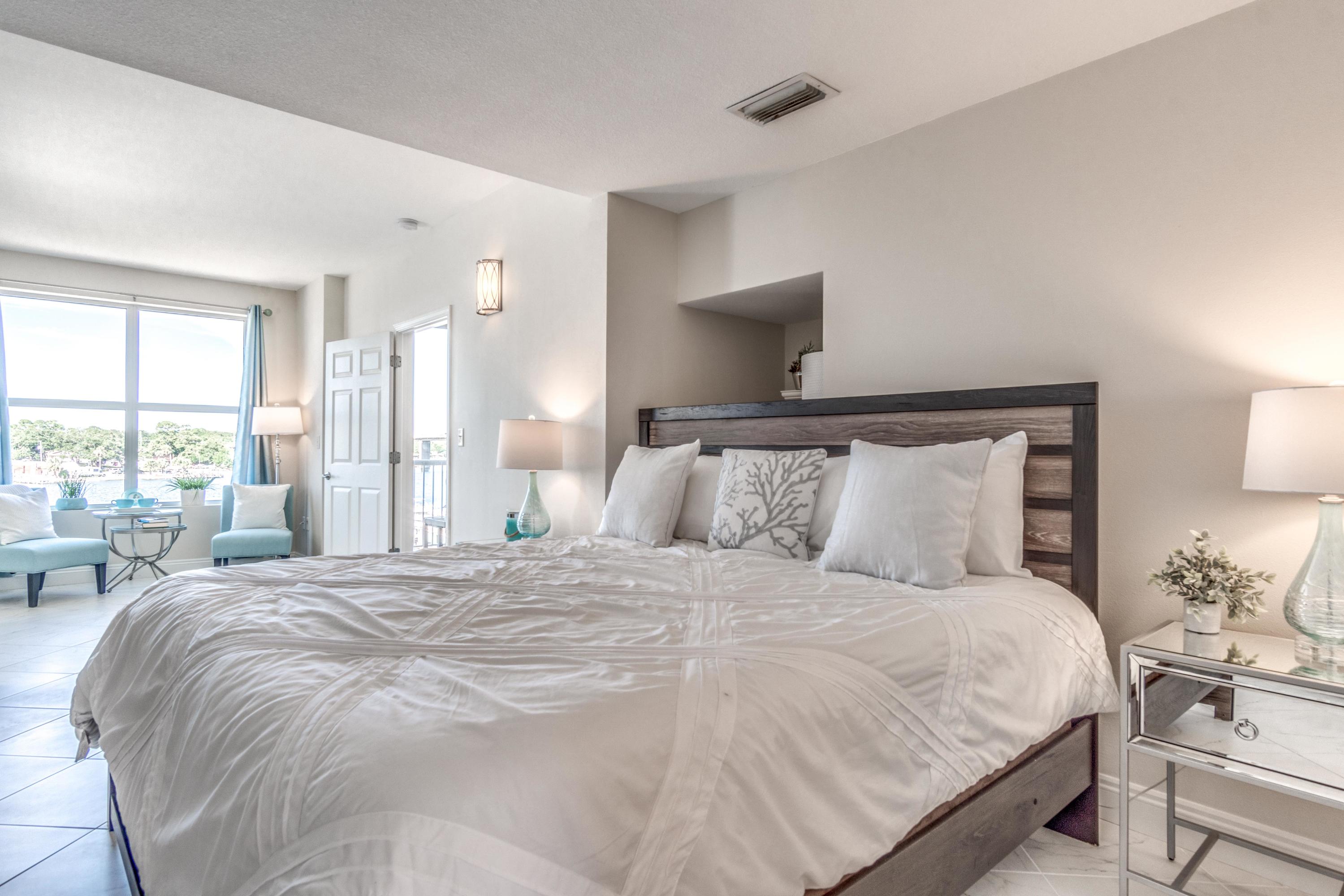 PALM COURT YACHT CLUB - Residential