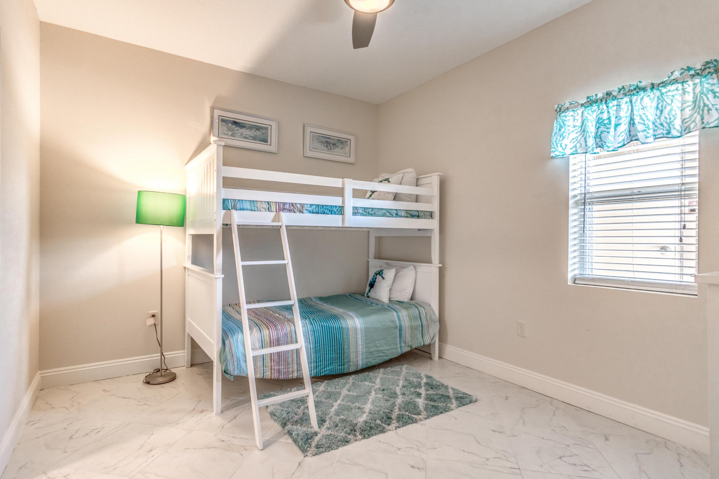 PALM COURT YACHT CLUB - Residential