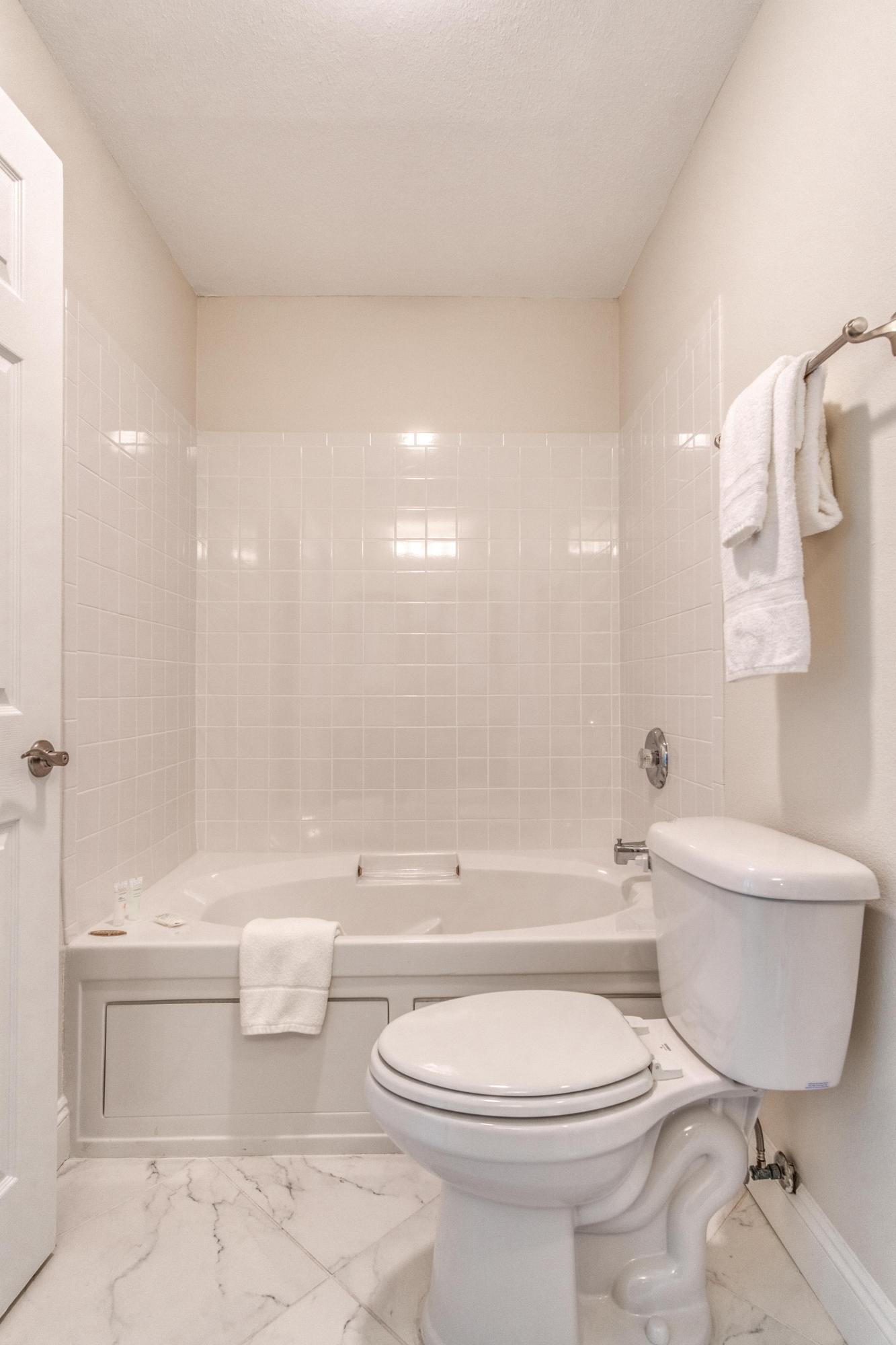 PALM COURT YACHT CLUB - Residential