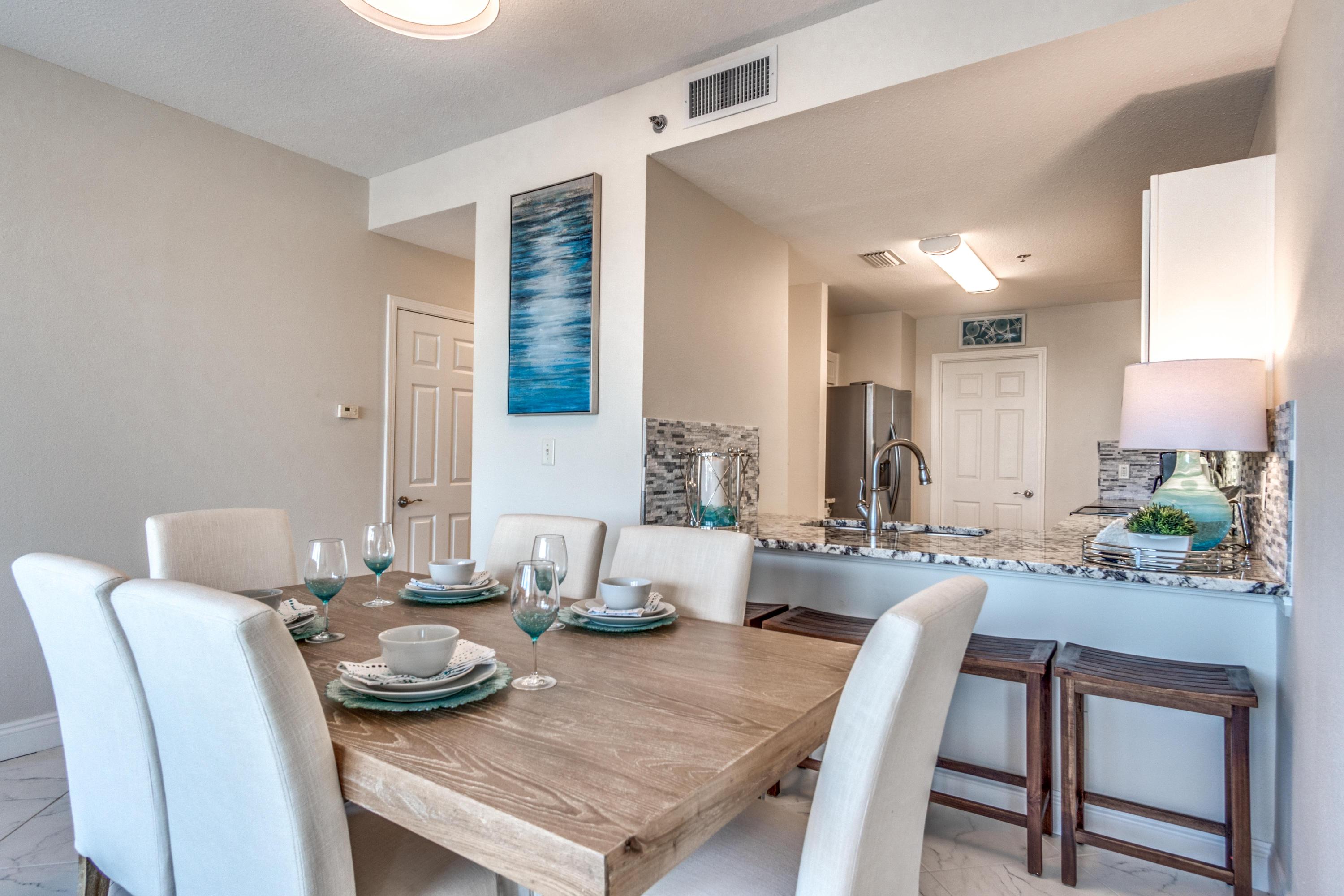 PALM COURT YACHT CLUB - Residential