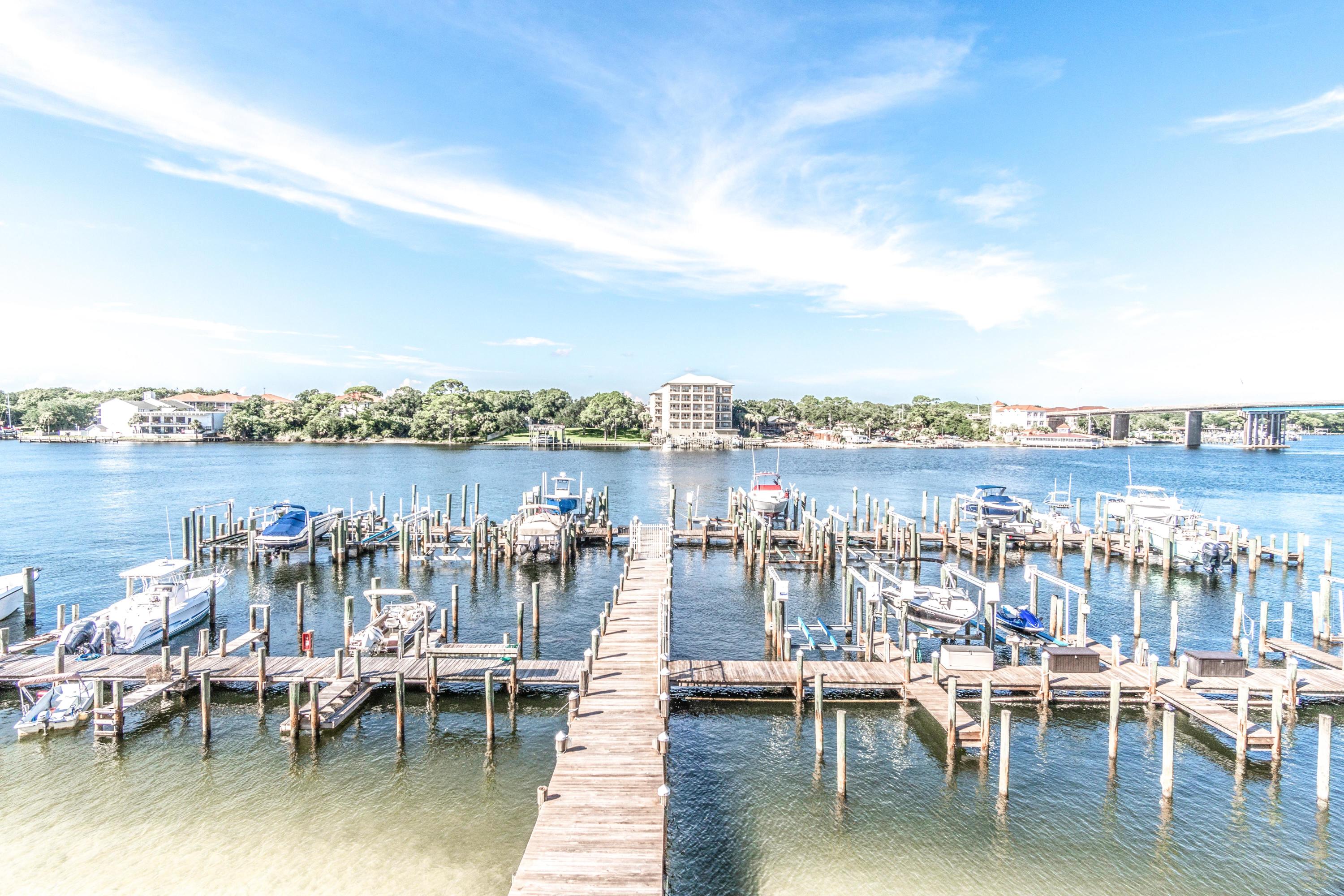 PALM COURT YACHT CLUB - Residential