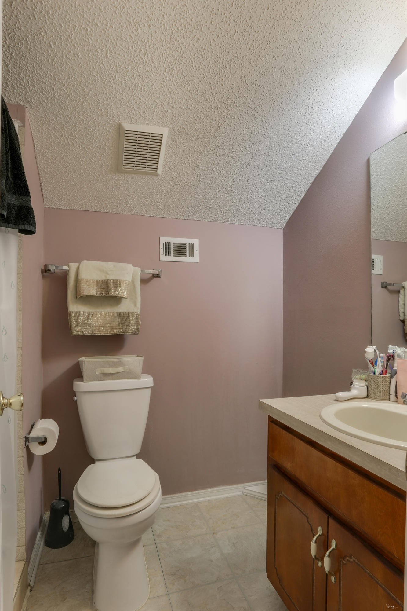 COLLEGE OAKS - Residential