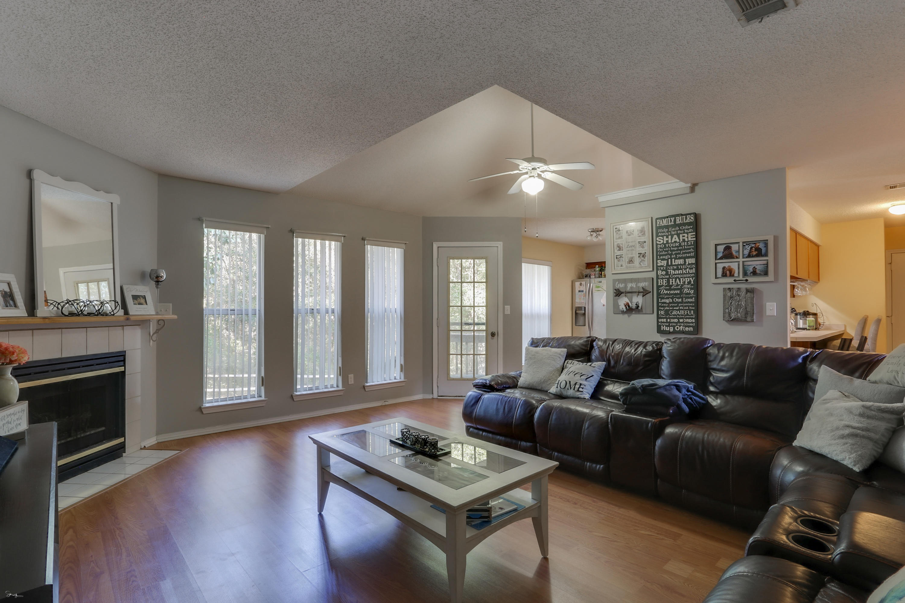 COLLEGE OAKS - Residential