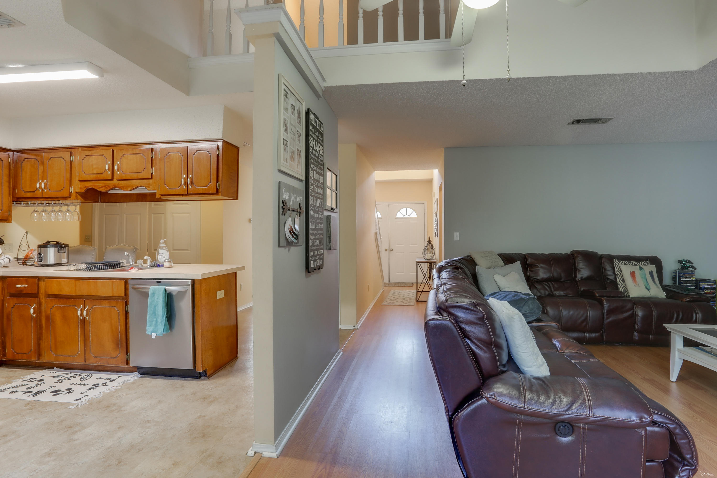 COLLEGE OAKS - Residential