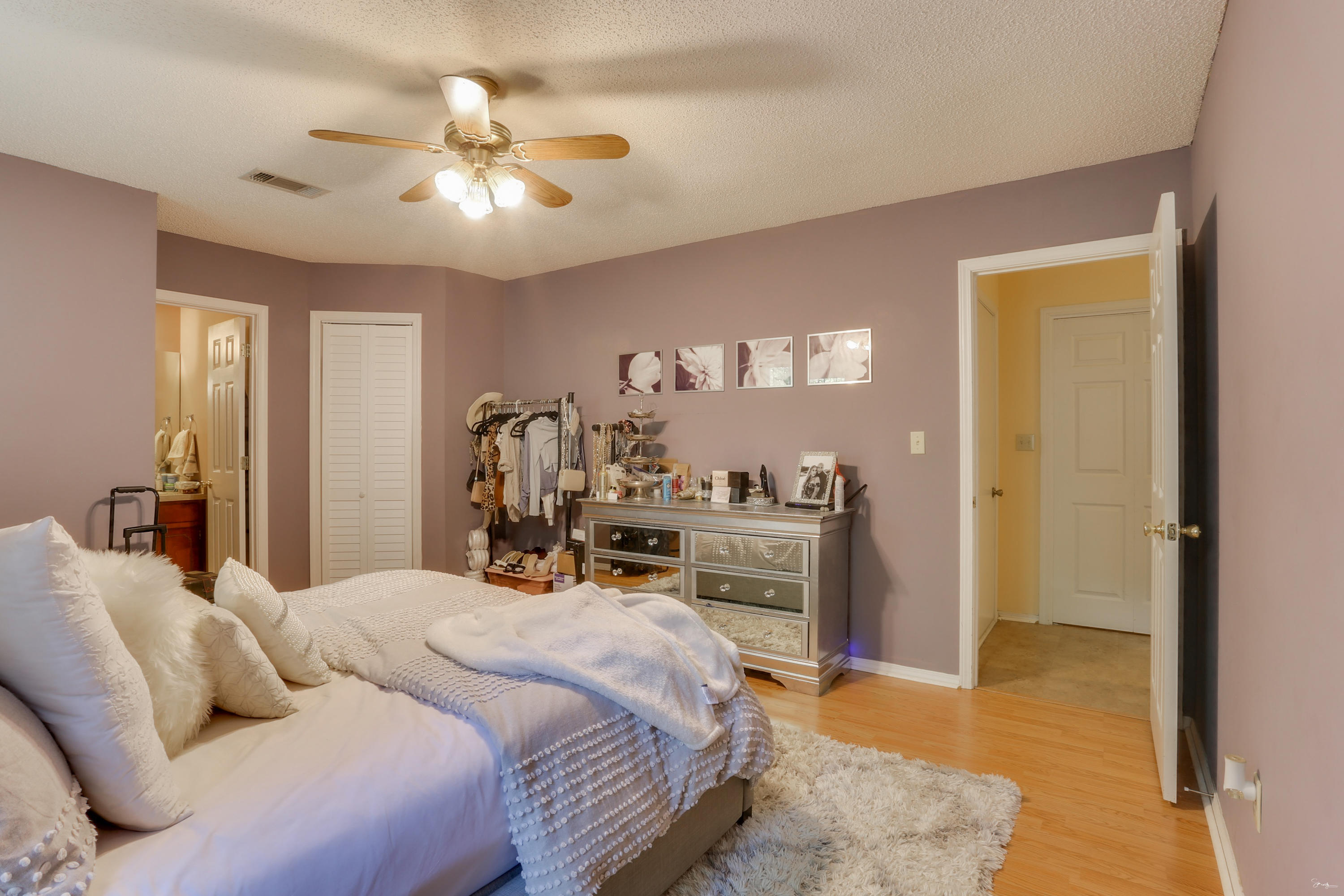 COLLEGE OAKS - Residential