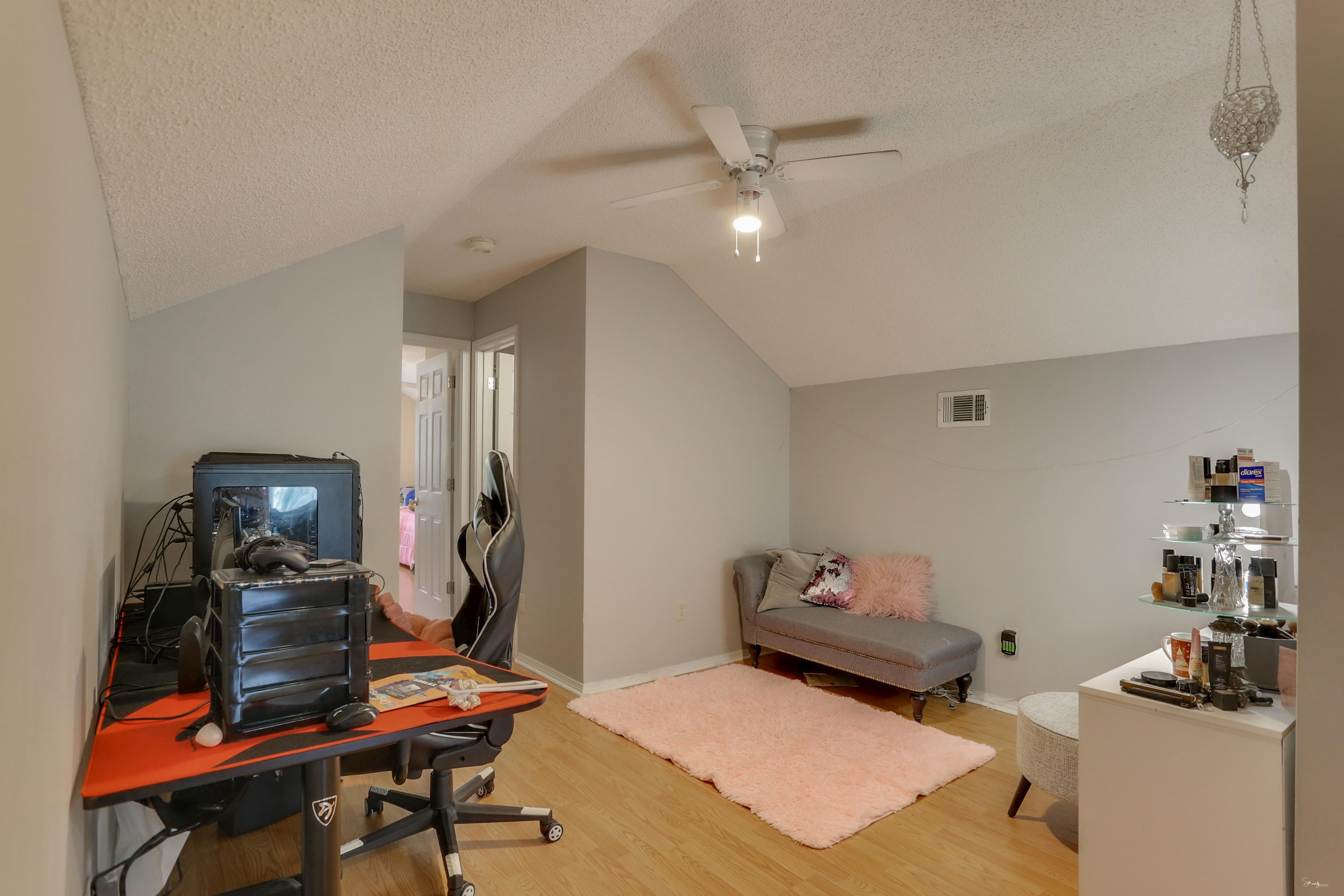 COLLEGE OAKS - Residential