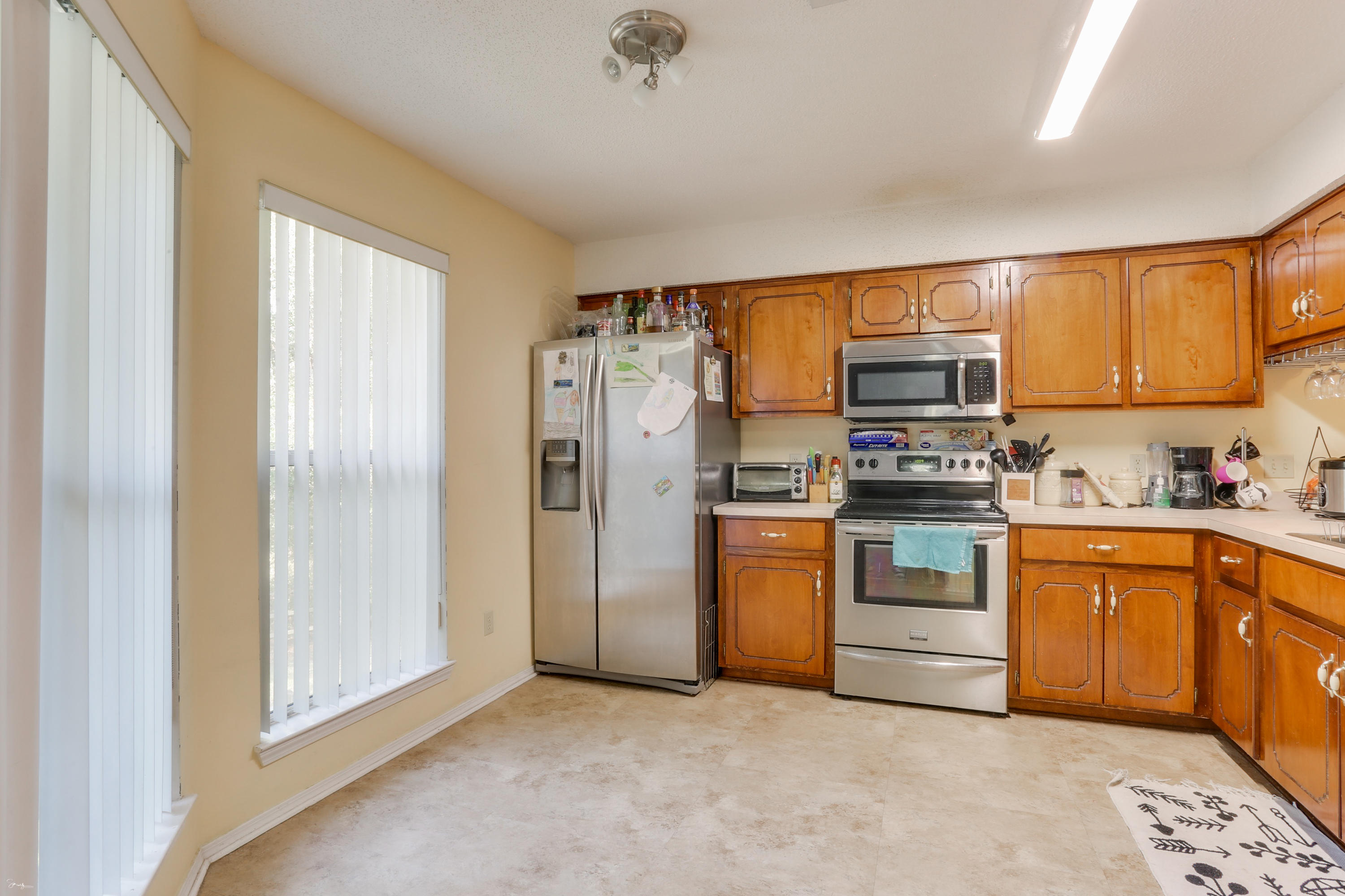 COLLEGE OAKS - Residential