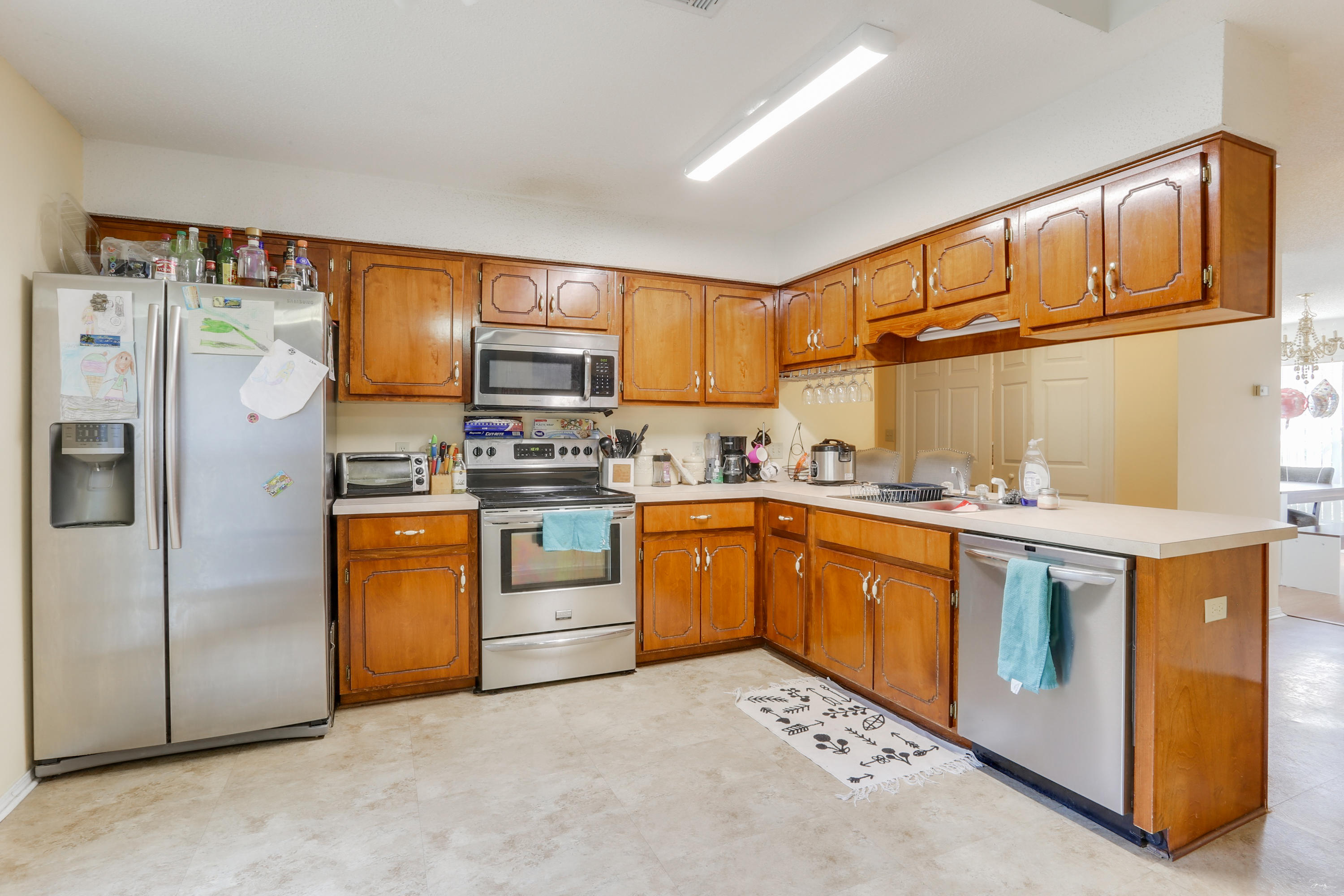 COLLEGE OAKS - Residential