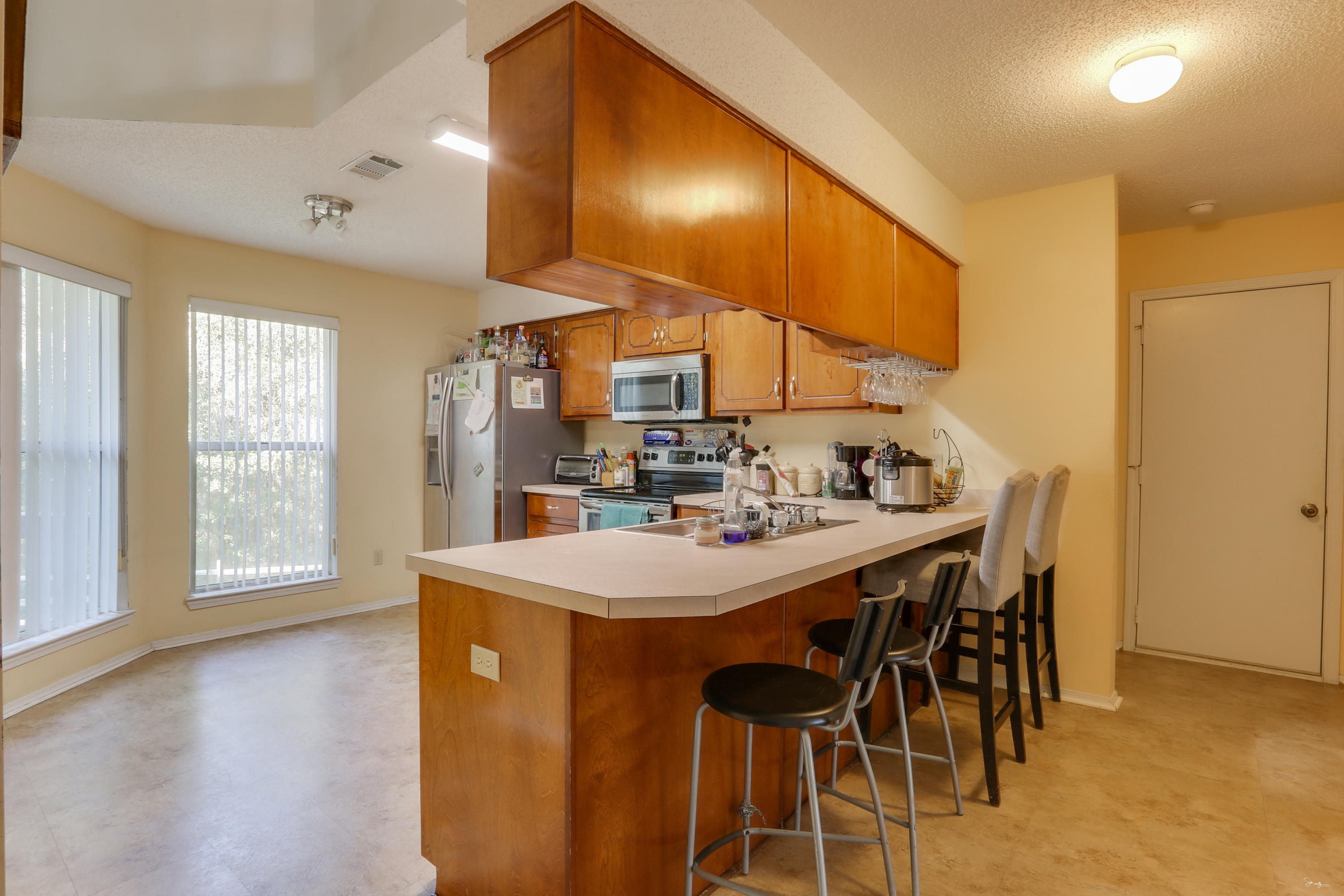 COLLEGE OAKS - Residential