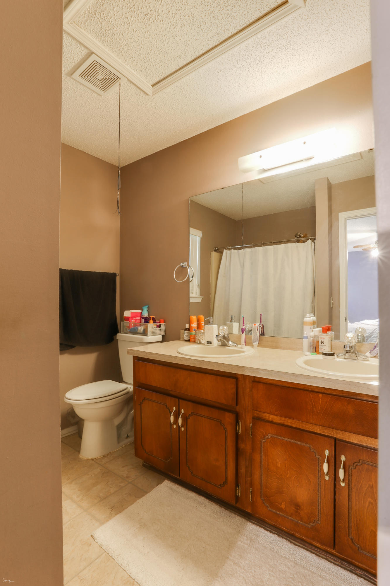 COLLEGE OAKS - Residential