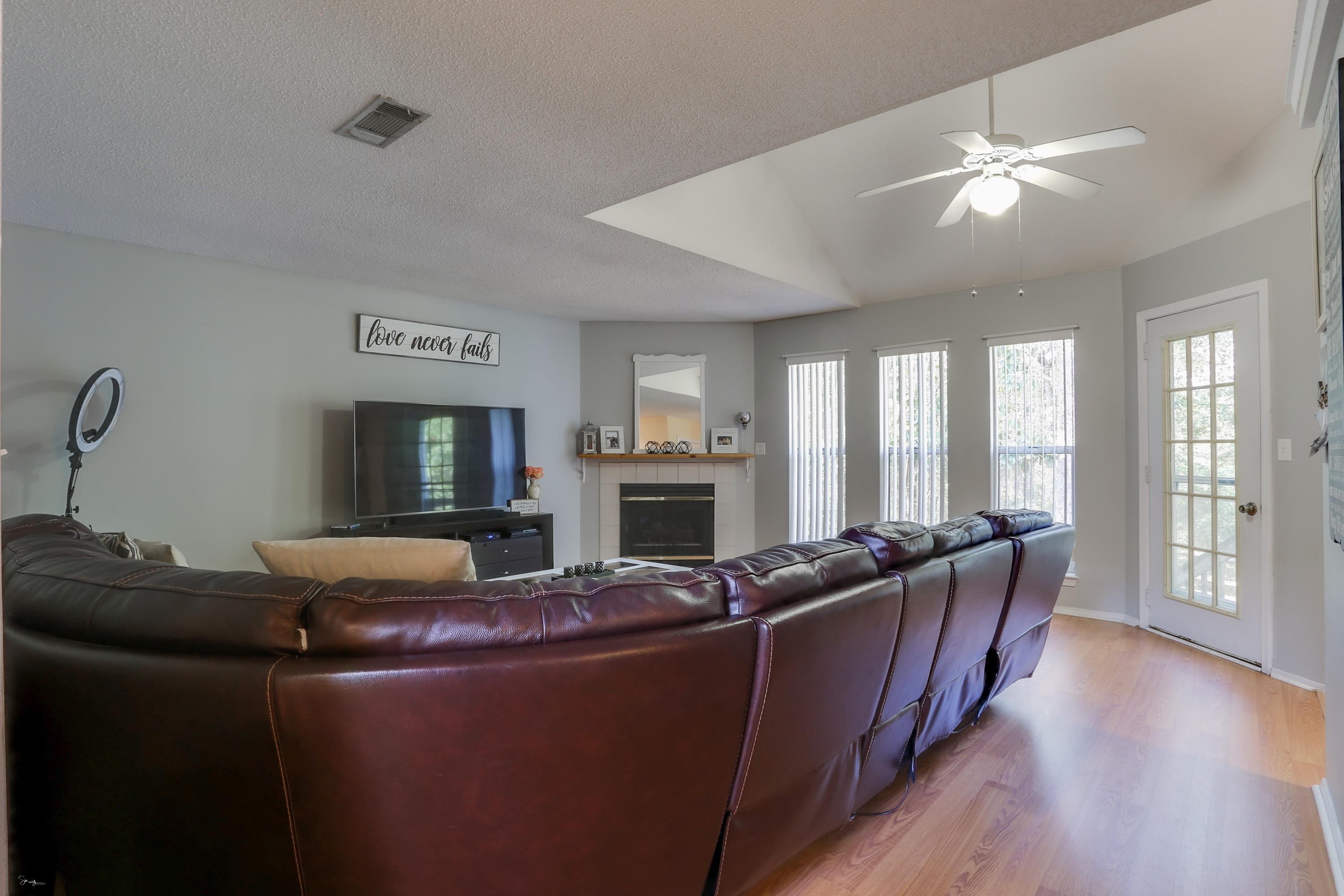 COLLEGE OAKS - Residential