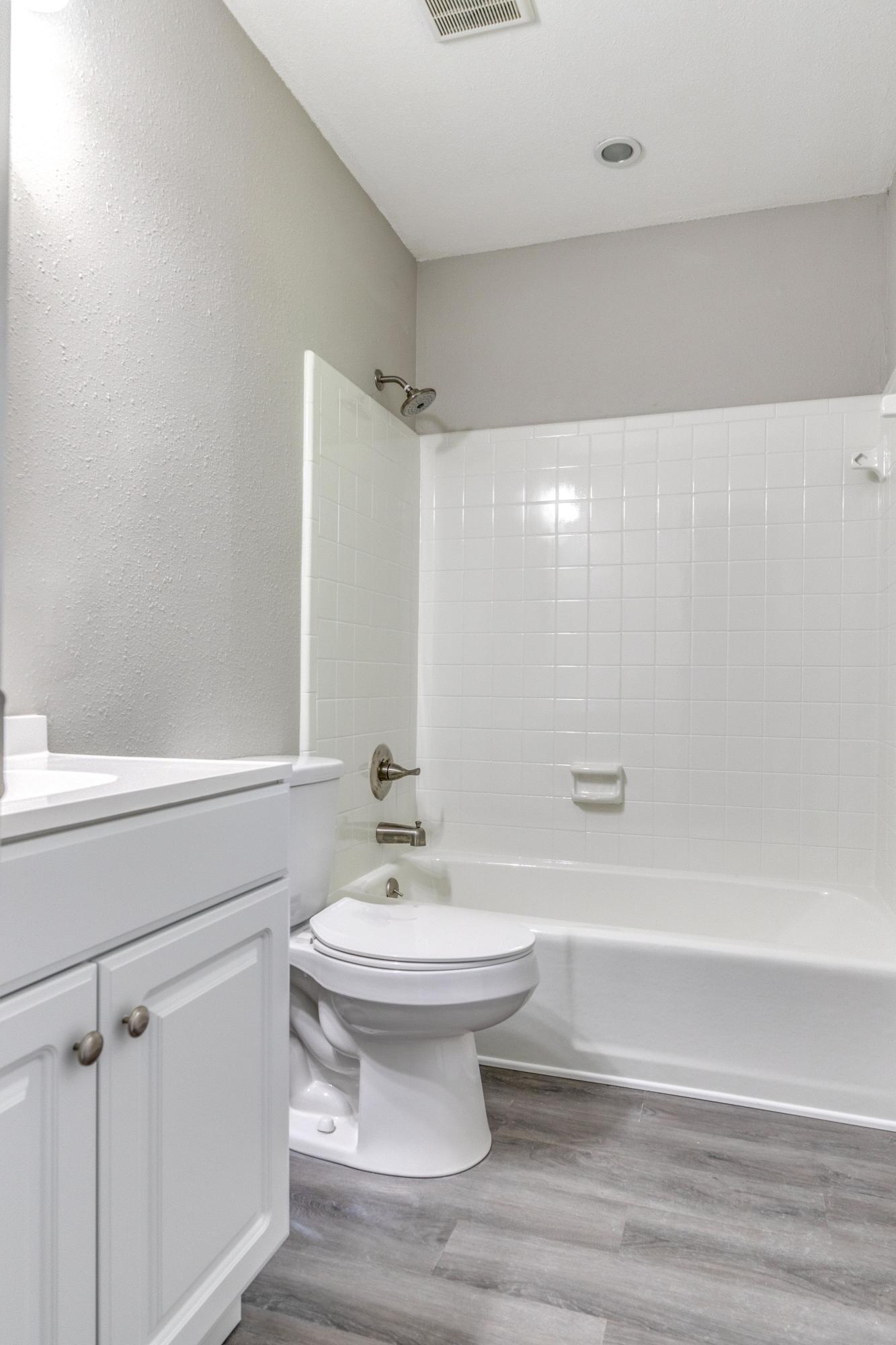 HOLLEY BY THE SEA - Residential