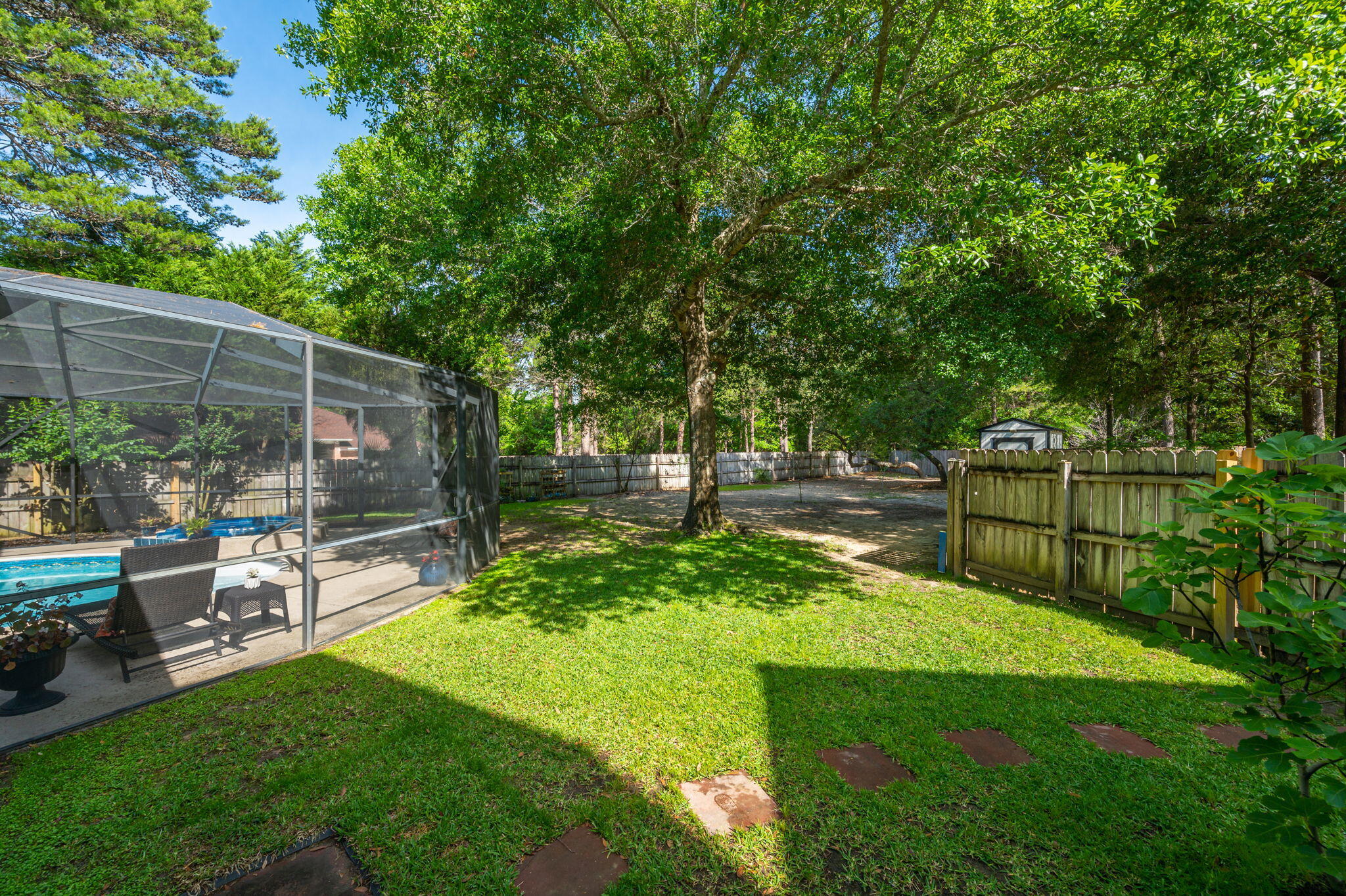 ROCKY BAYOU ESTATES 10B - Residential