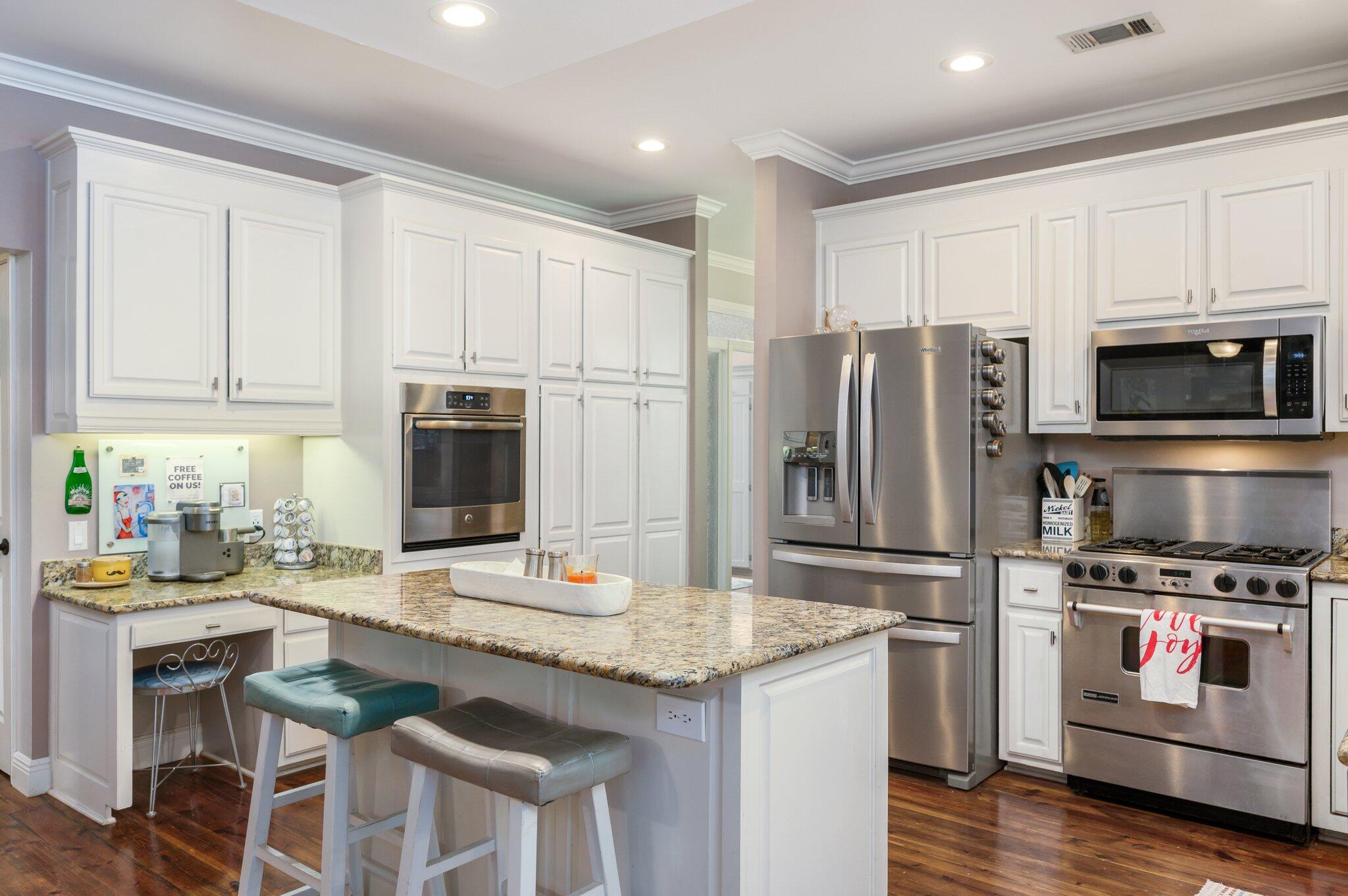 ROCKY BAYOU ESTATES 10B - Residential