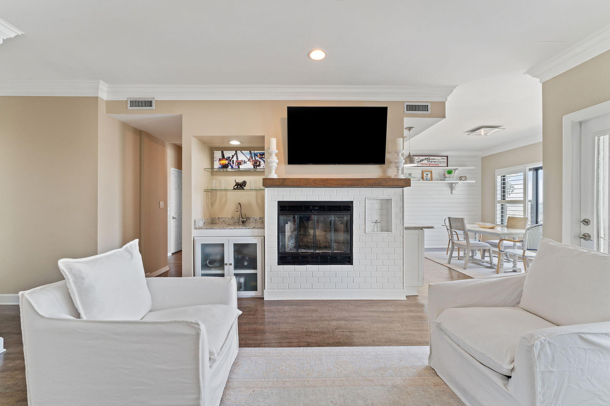 BAYBRIDGE CONDO - Residential