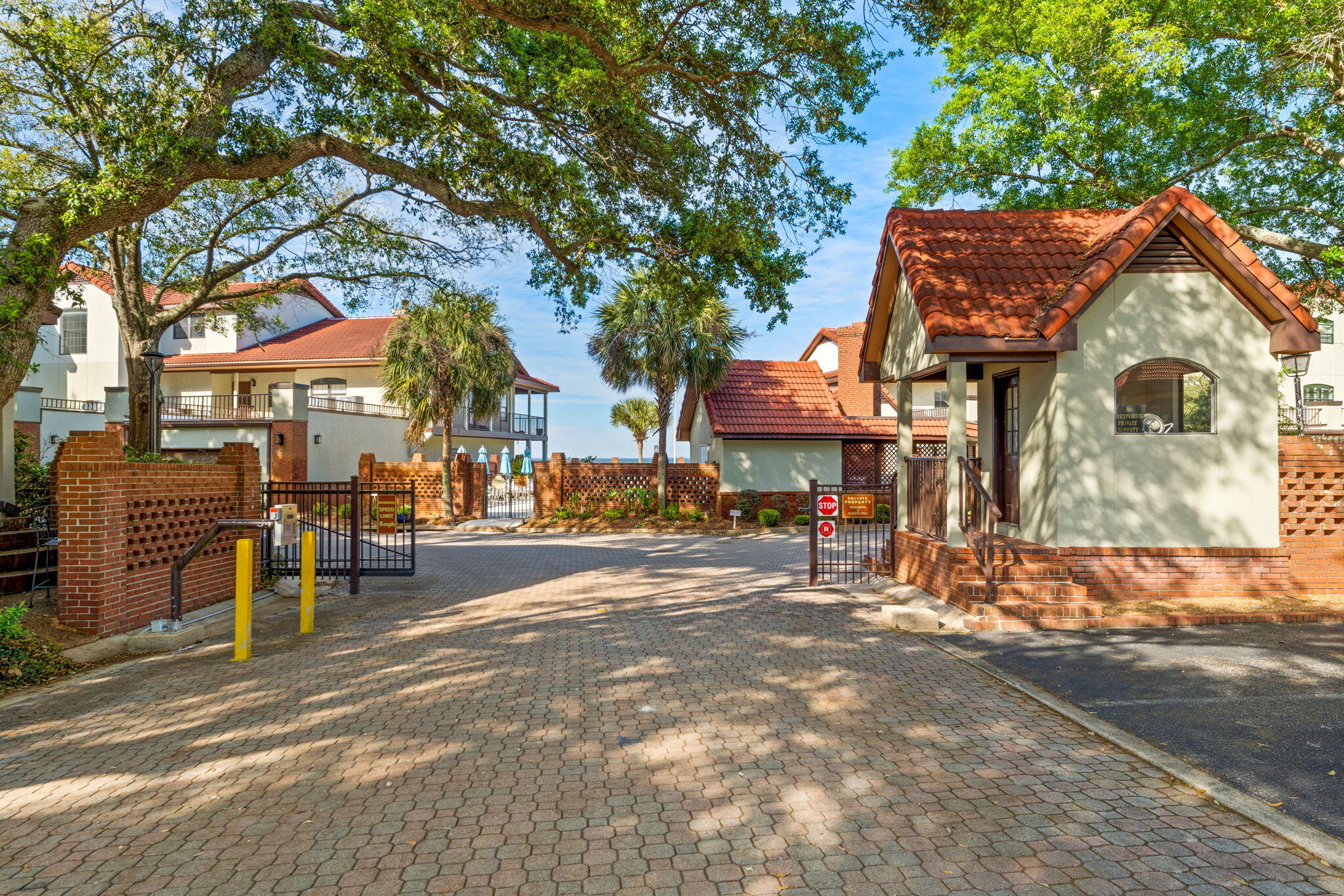 BAYBRIDGE CONDO - Residential