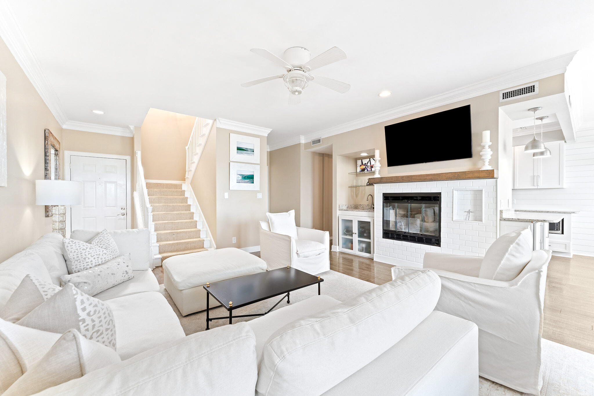 BAYBRIDGE CONDO - Residential