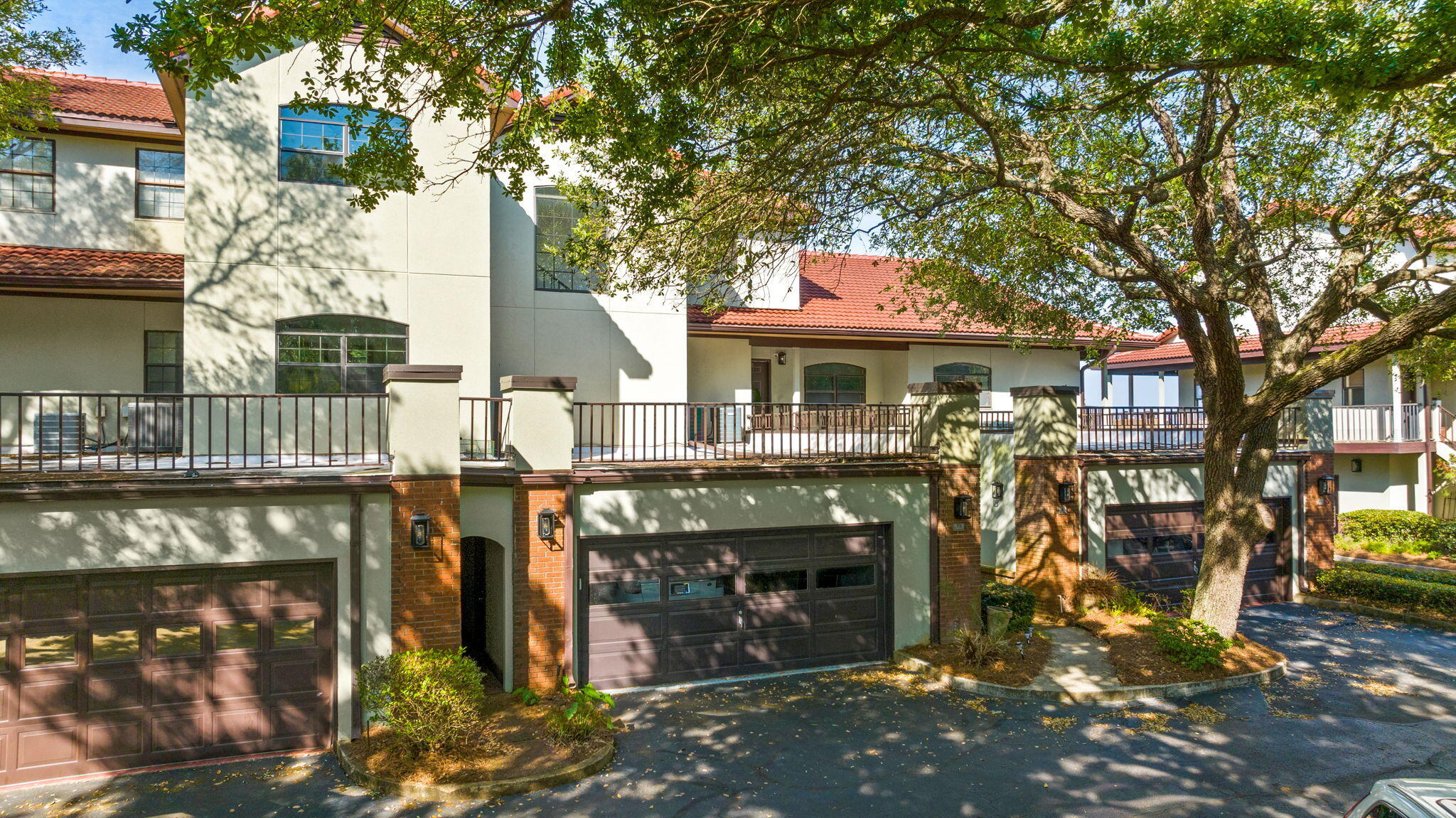 BAYBRIDGE CONDO - Residential