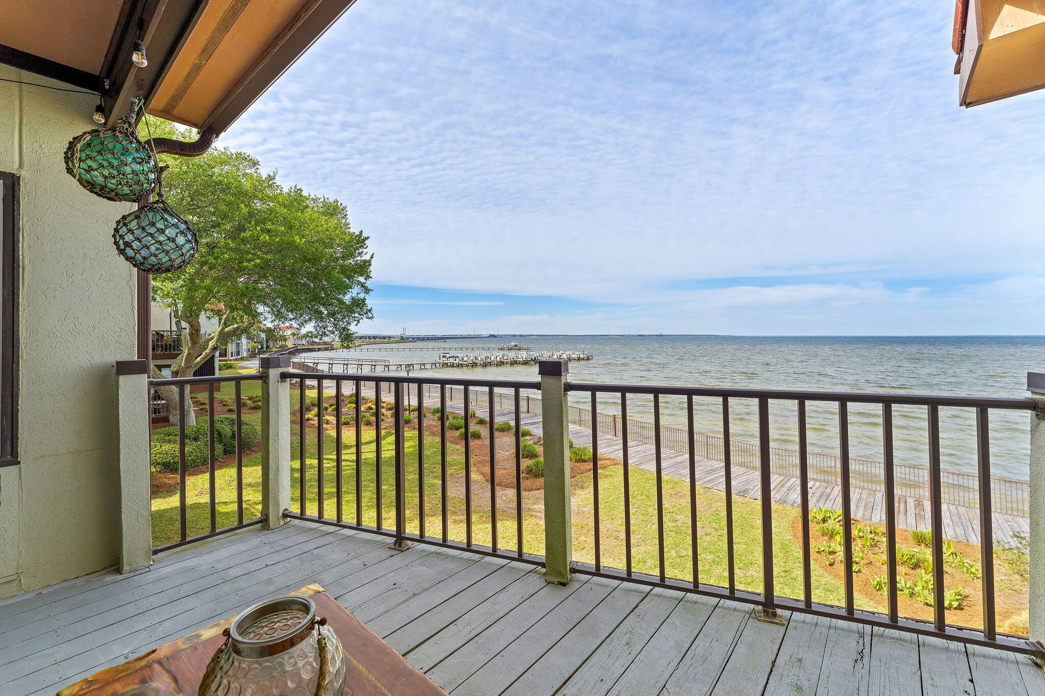 BAYBRIDGE CONDO - Residential