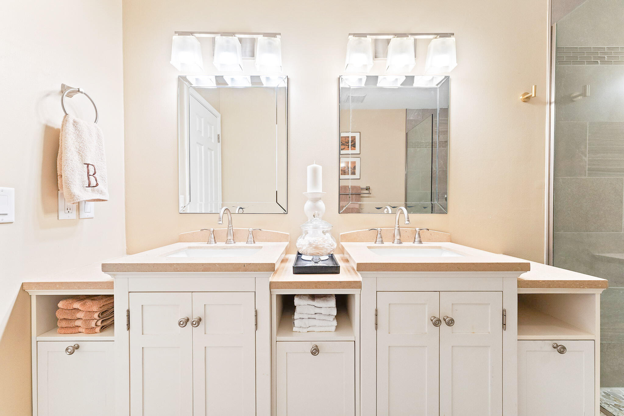 BAYBRIDGE CONDO - Residential