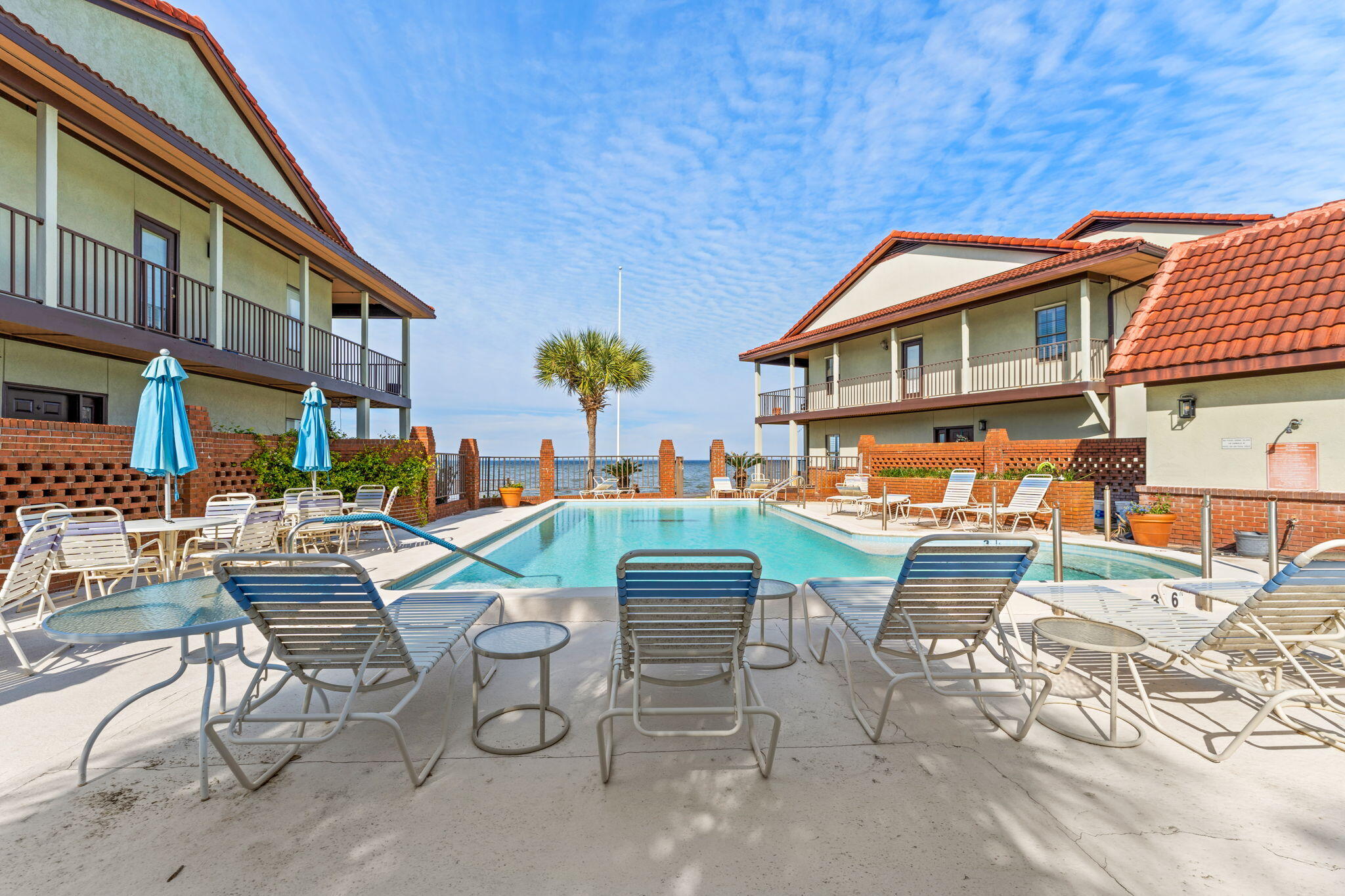 BAYBRIDGE CONDO - Residential