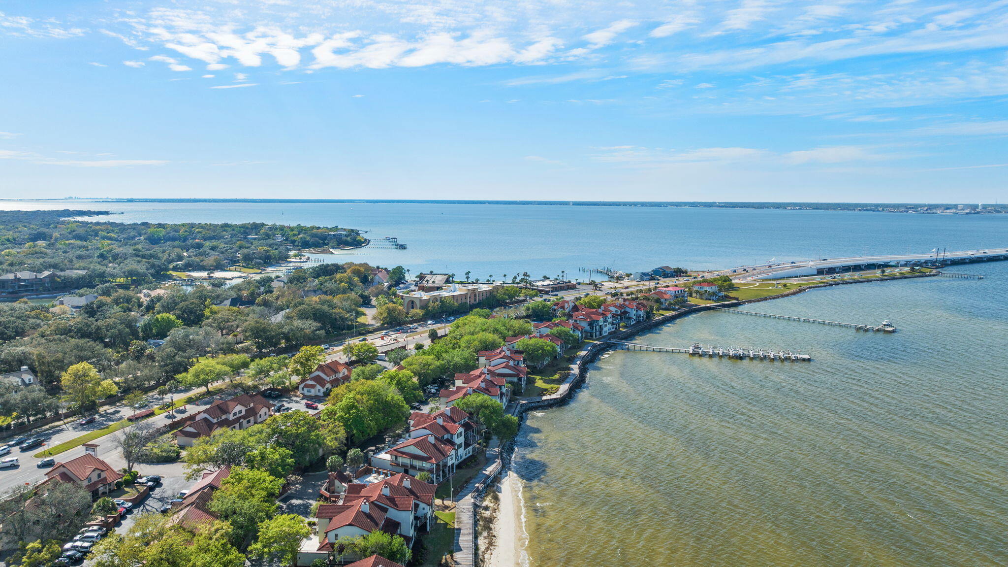 BAYBRIDGE CONDO - Residential