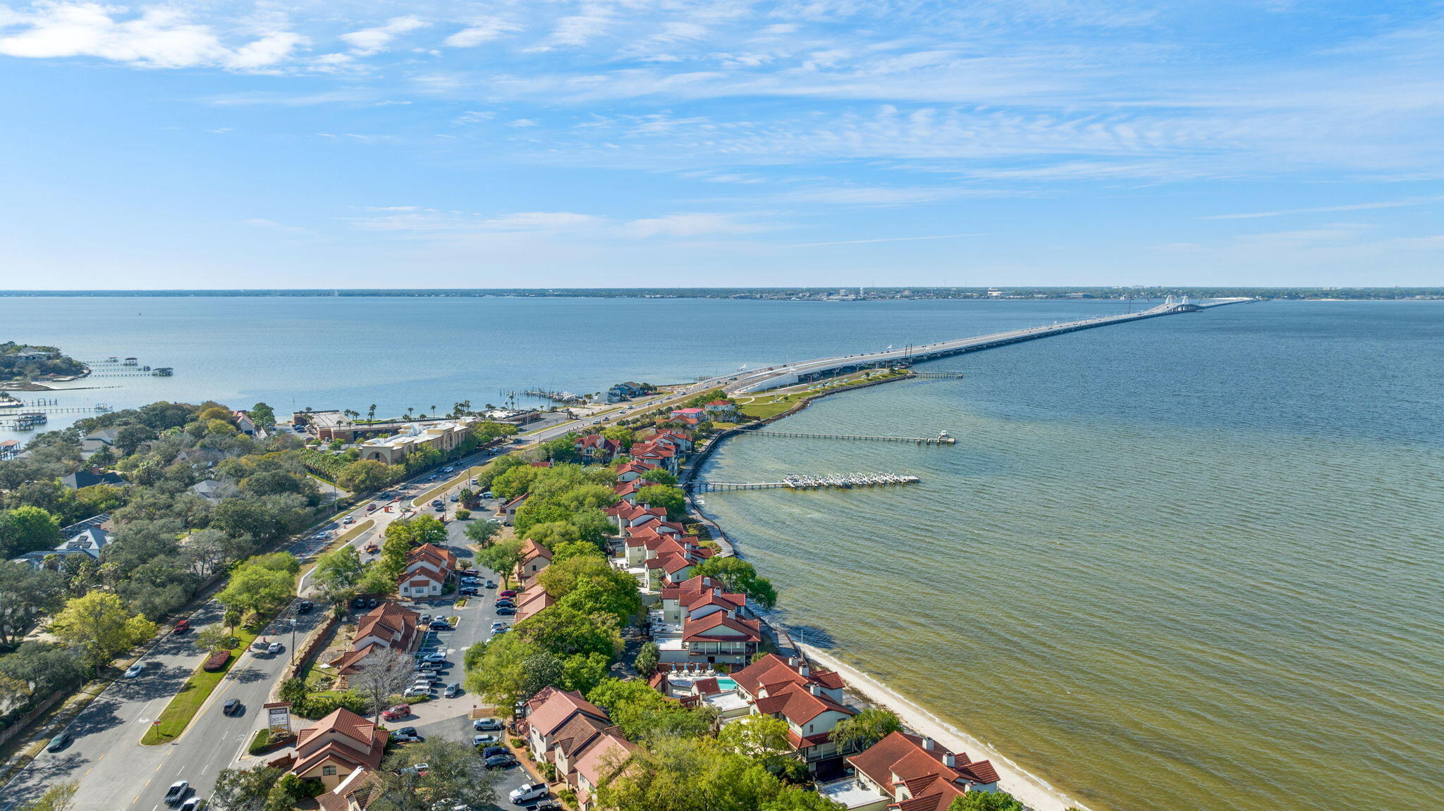 BAYBRIDGE CONDO - Residential