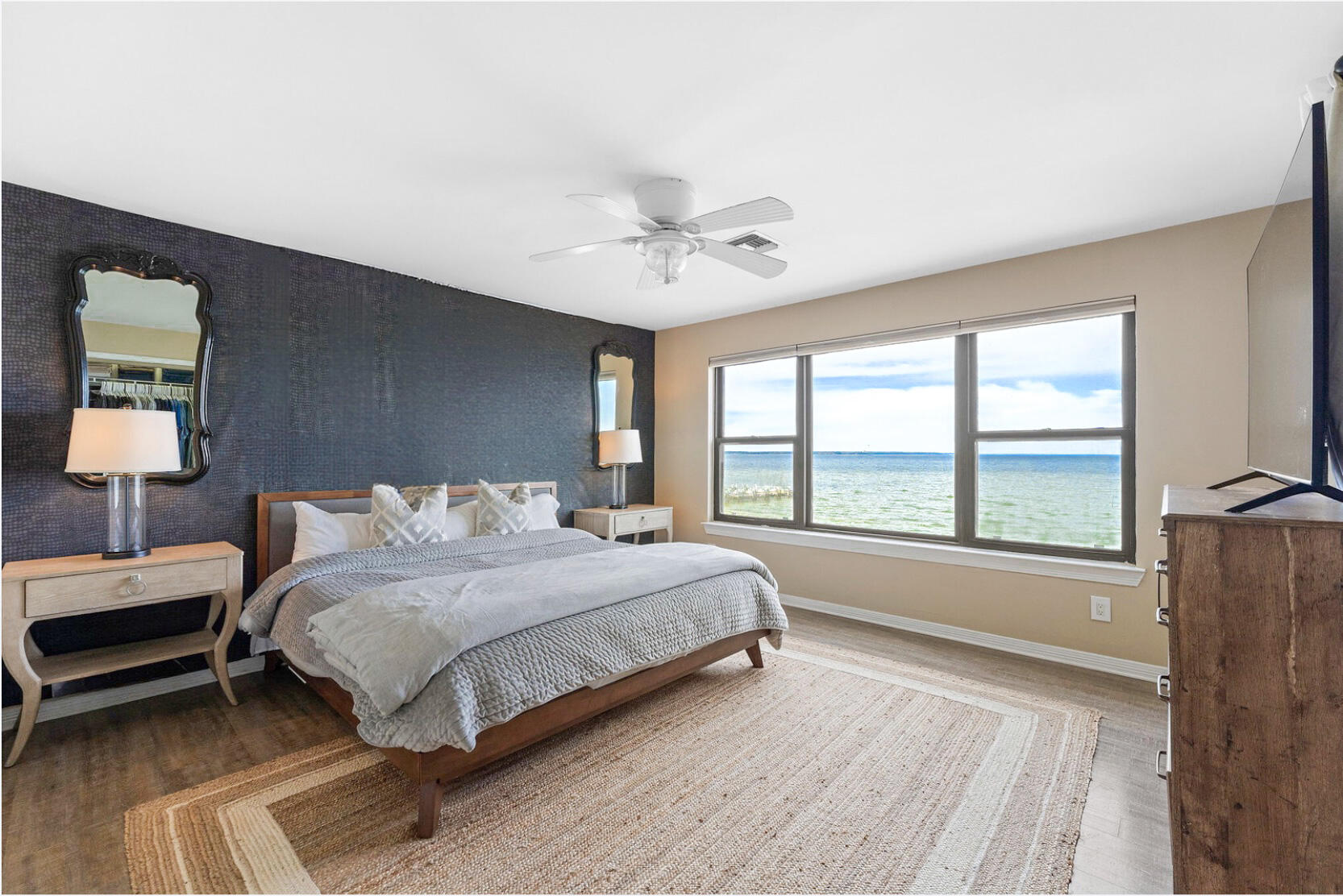 BAYBRIDGE CONDO - Residential