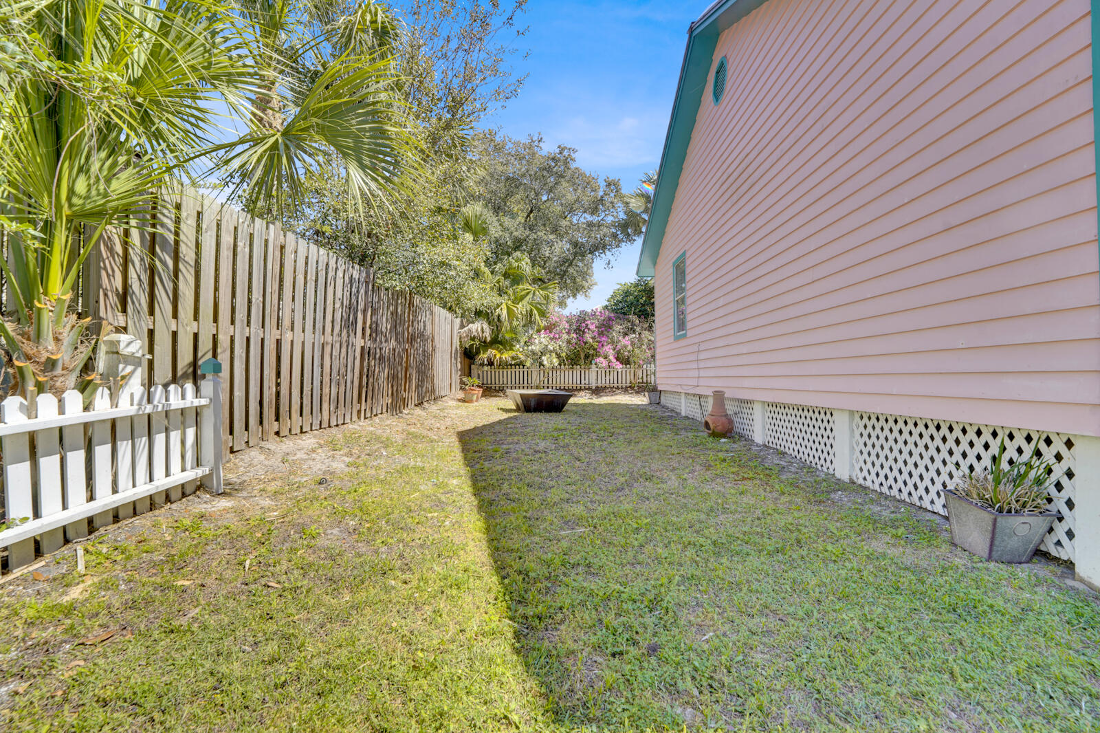 CALYPSO POINTE - Residential