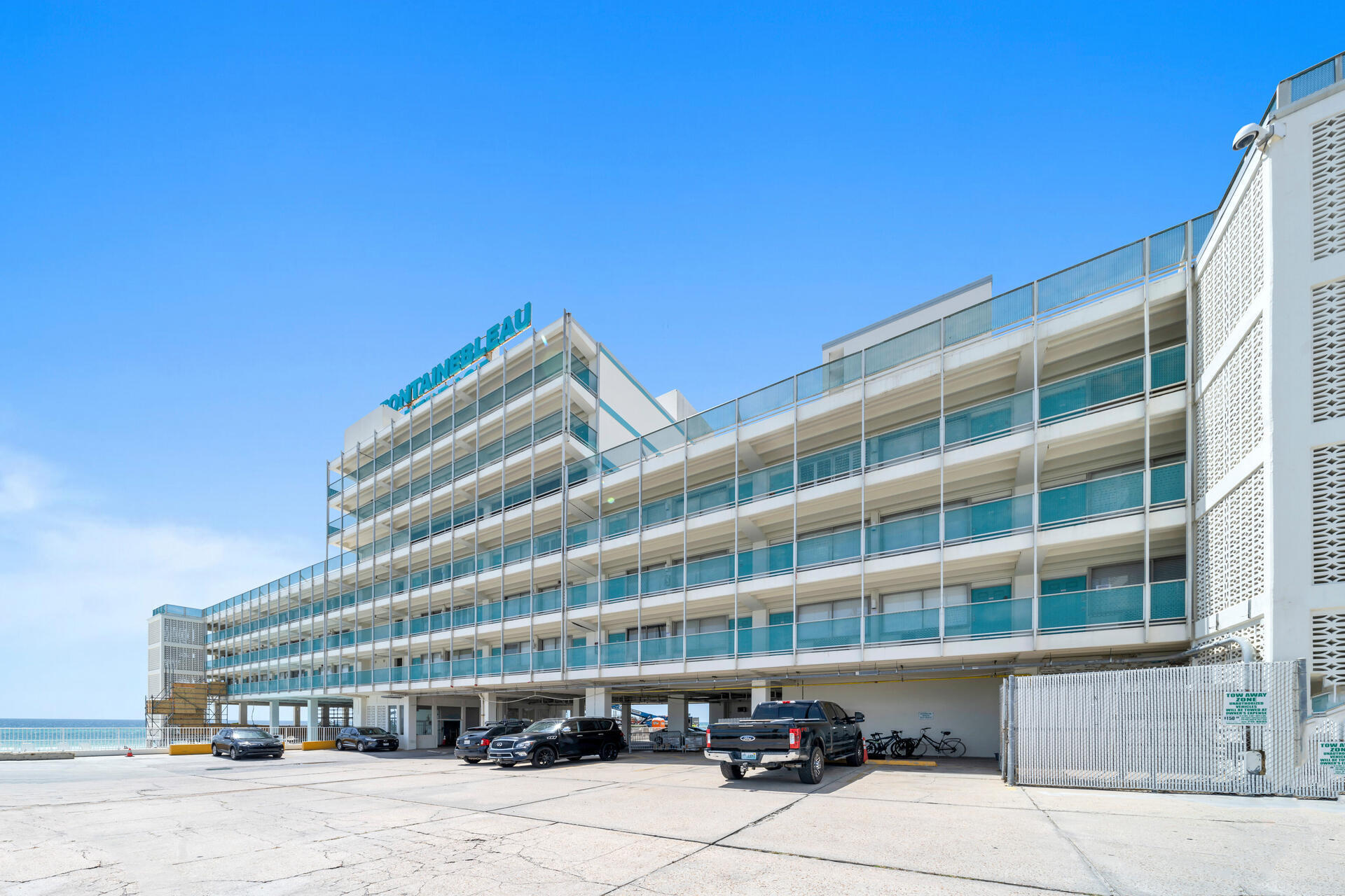 FONTAINEBLEAU TERRACE - Residential
