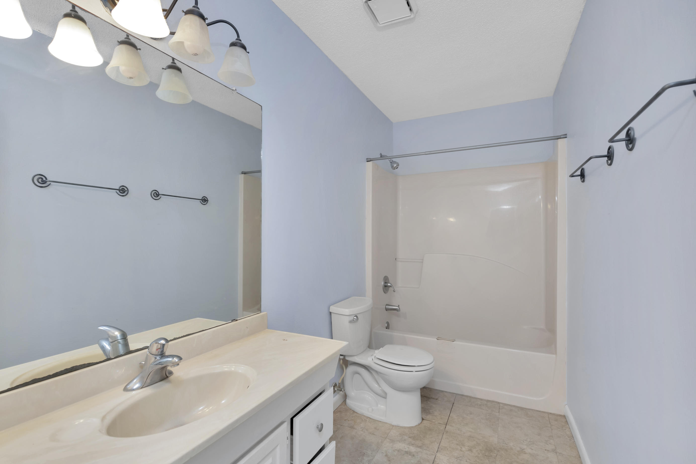 HIDDEN TRAILS PH 1 - Residential