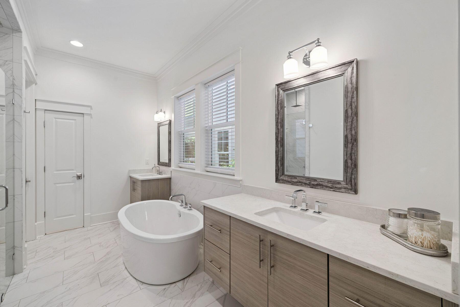 FOREST LAKES - Residential