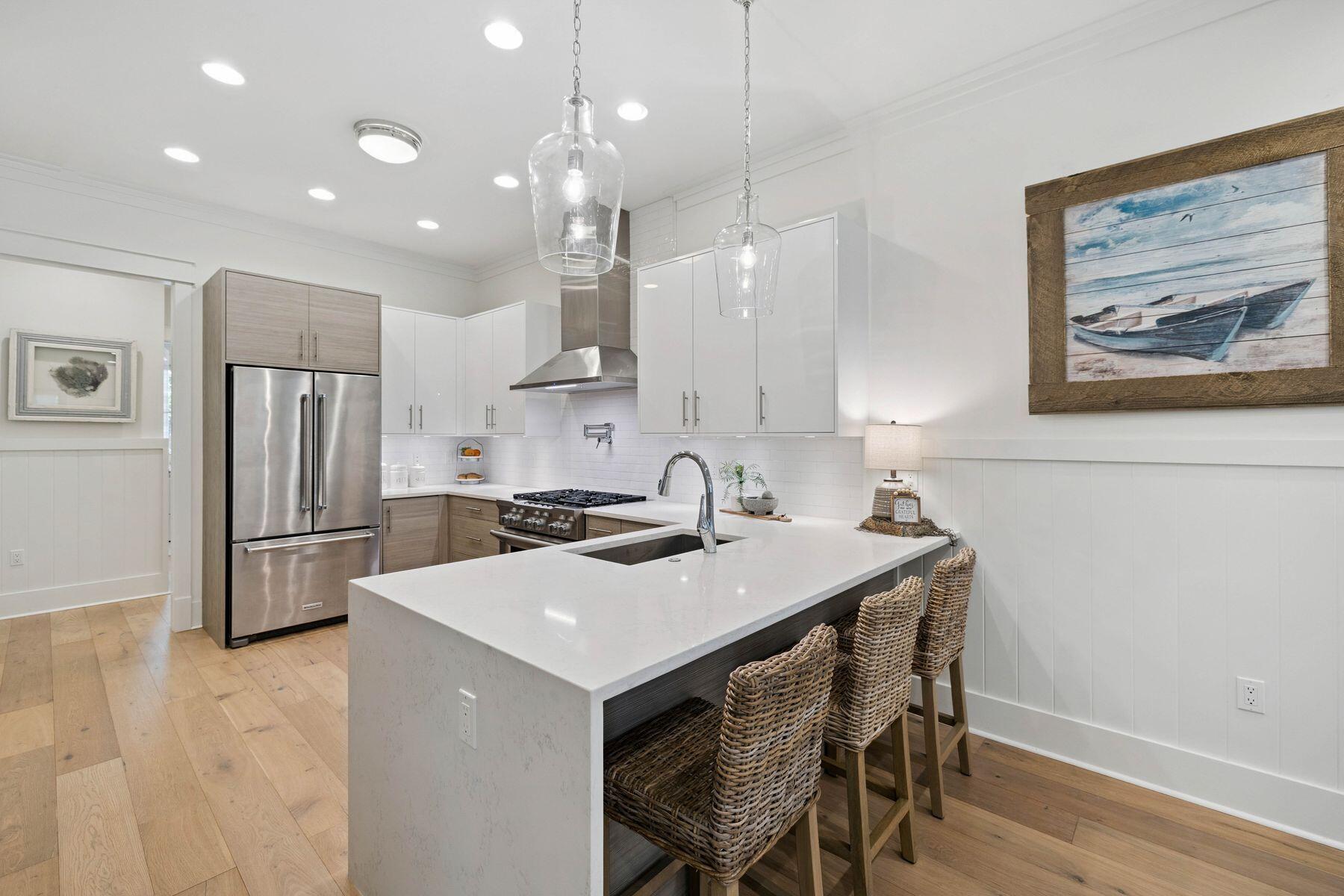 FOREST LAKES - Residential