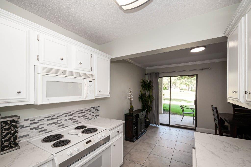 SEASCAPE CONDO GARDEN VILLA - Residential