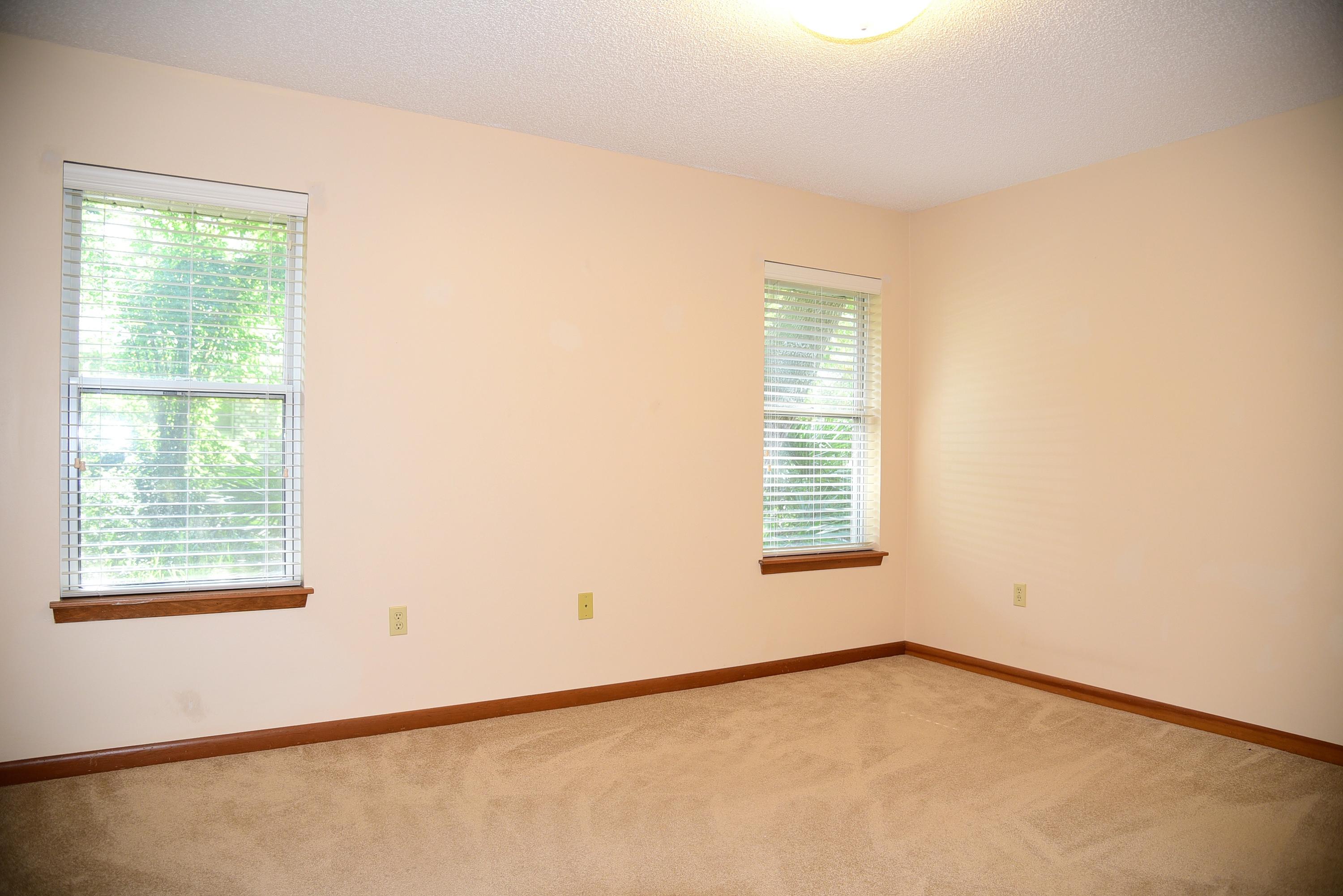 ROCKY BAYOU COUNTRY CLUB ESTATES 8 - Residential Lease