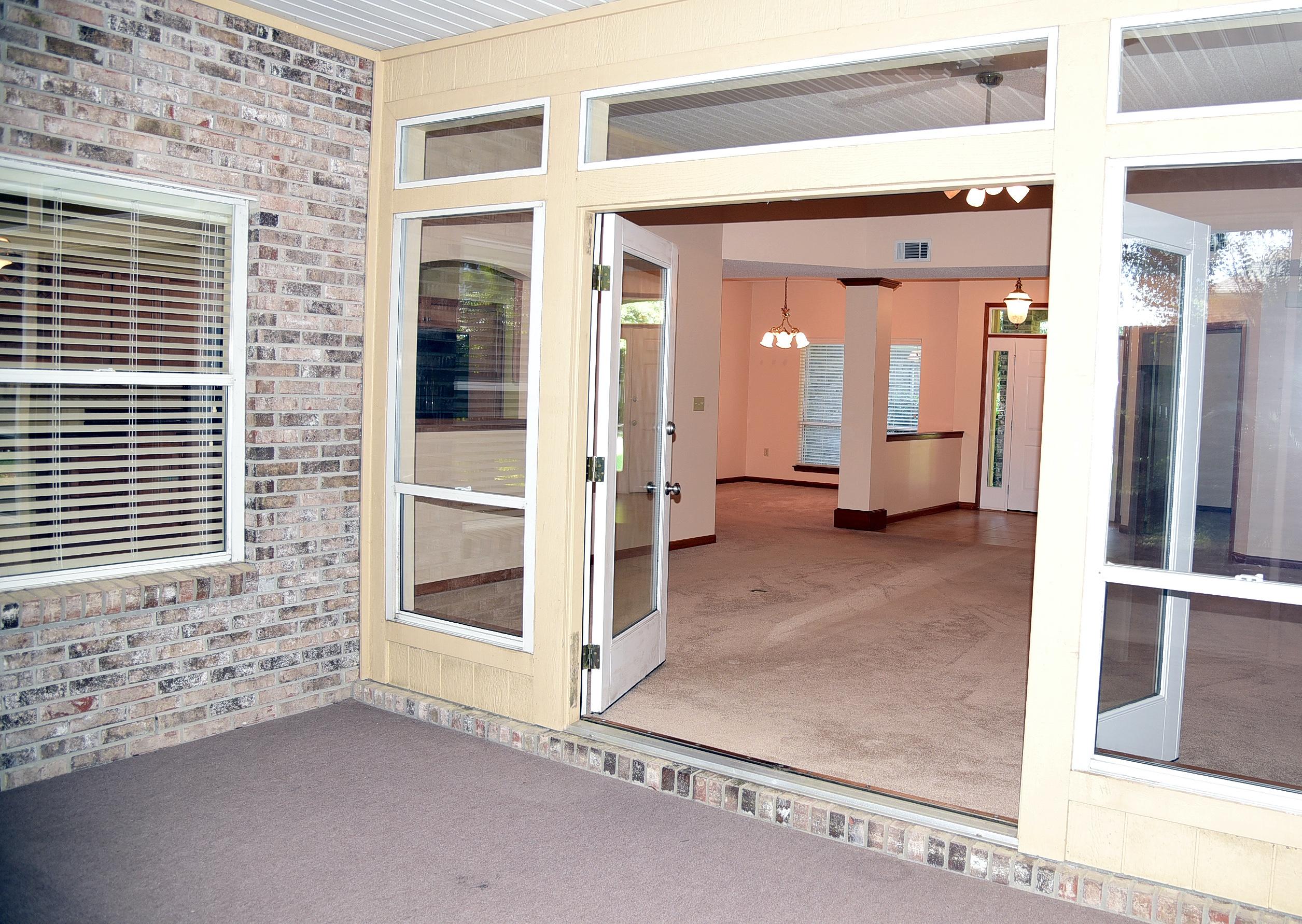 ROCKY BAYOU COUNTRY CLUB ESTATES 8 - Residential Lease