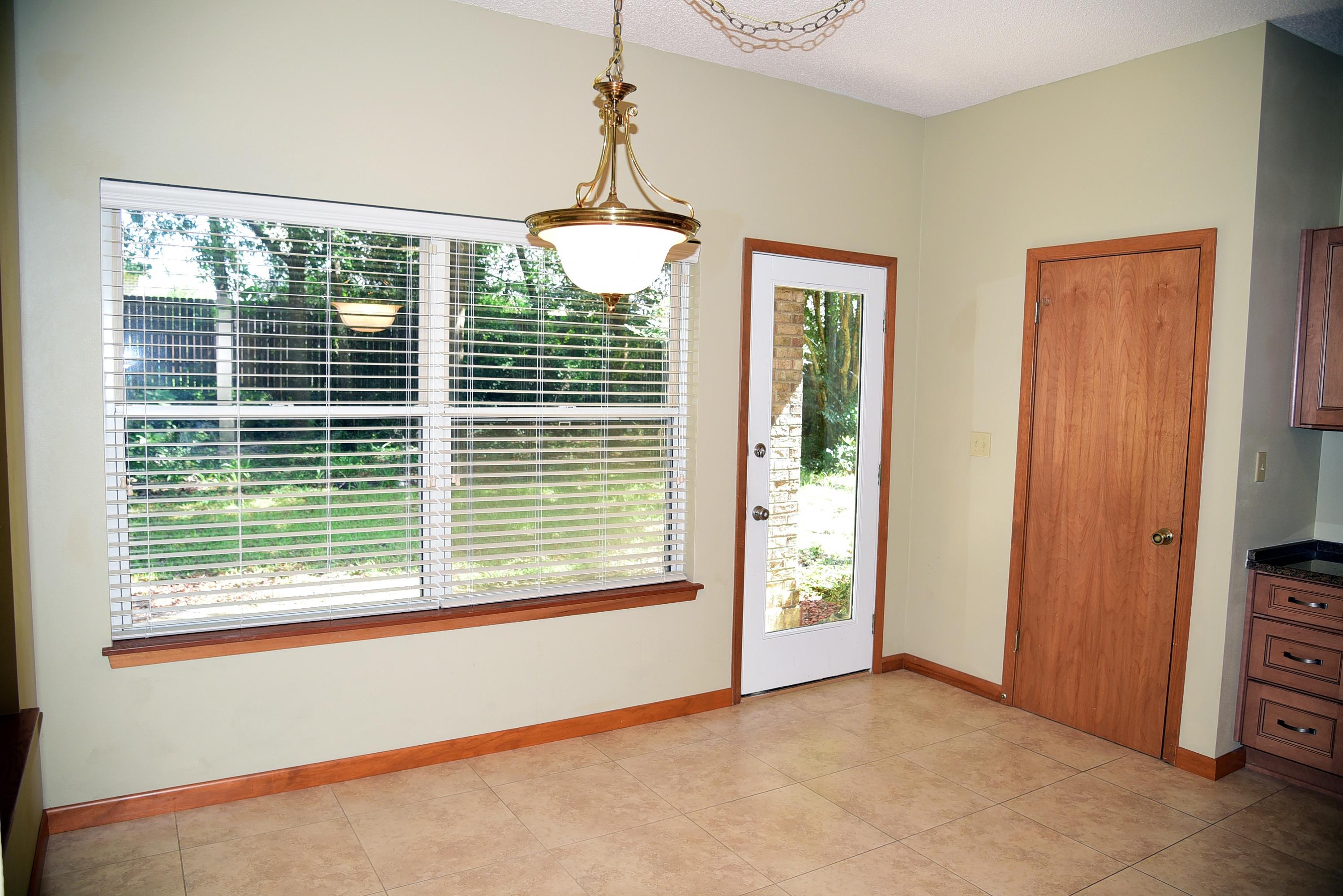 ROCKY BAYOU COUNTRY CLUB ESTATES 8 - Residential Lease