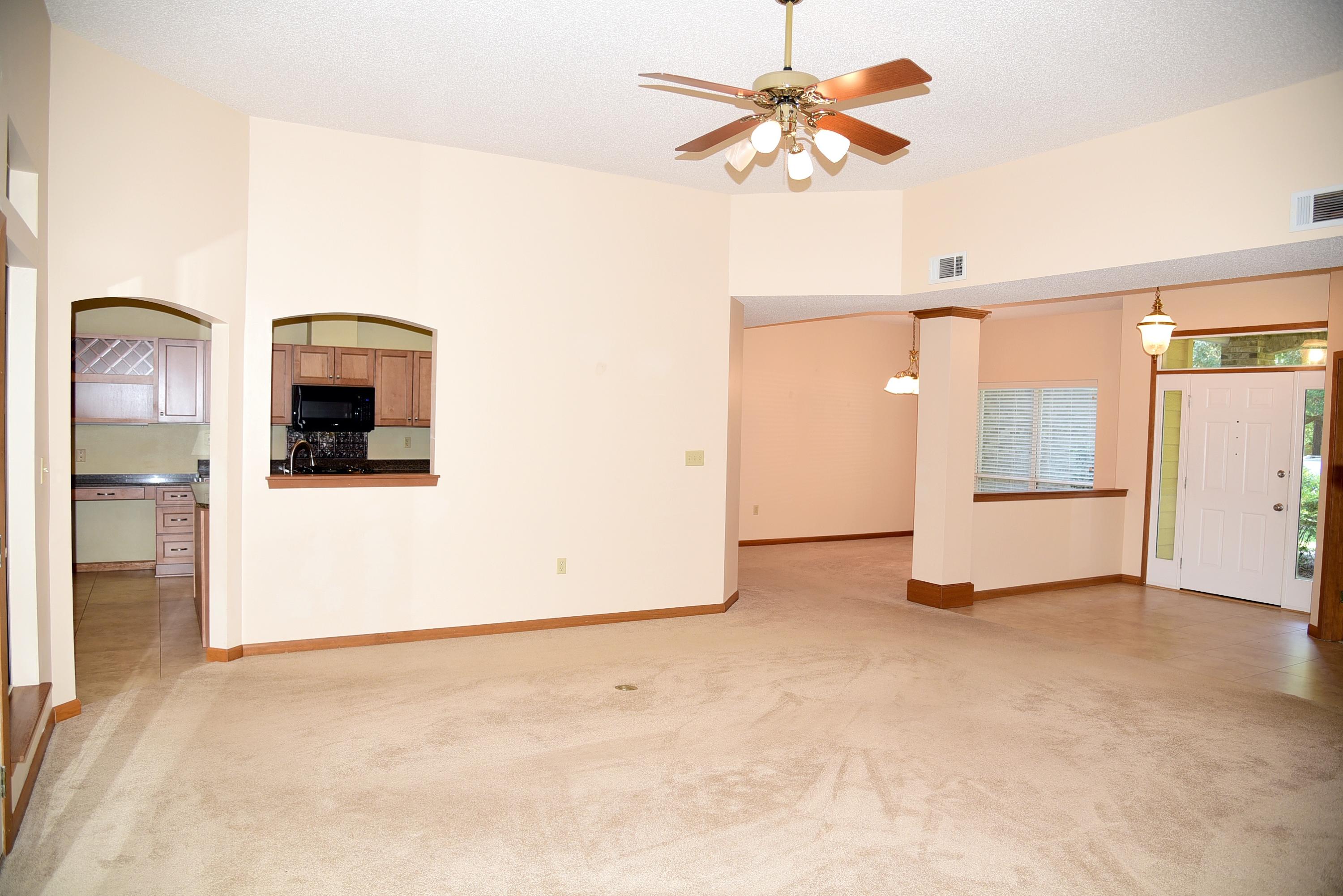 ROCKY BAYOU COUNTRY CLUB ESTATES 8 - Residential Lease