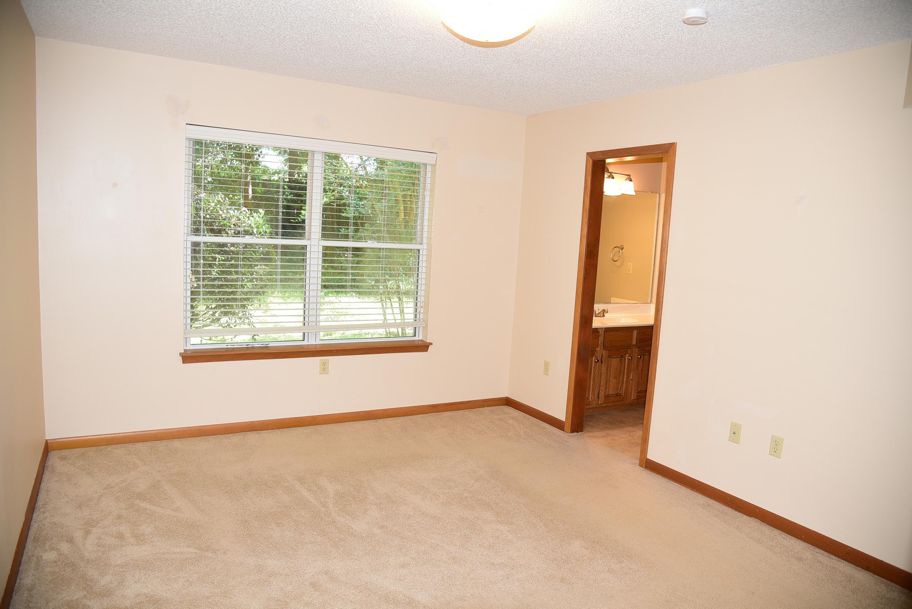 ROCKY BAYOU COUNTRY CLUB ESTATES 8 - Residential Lease