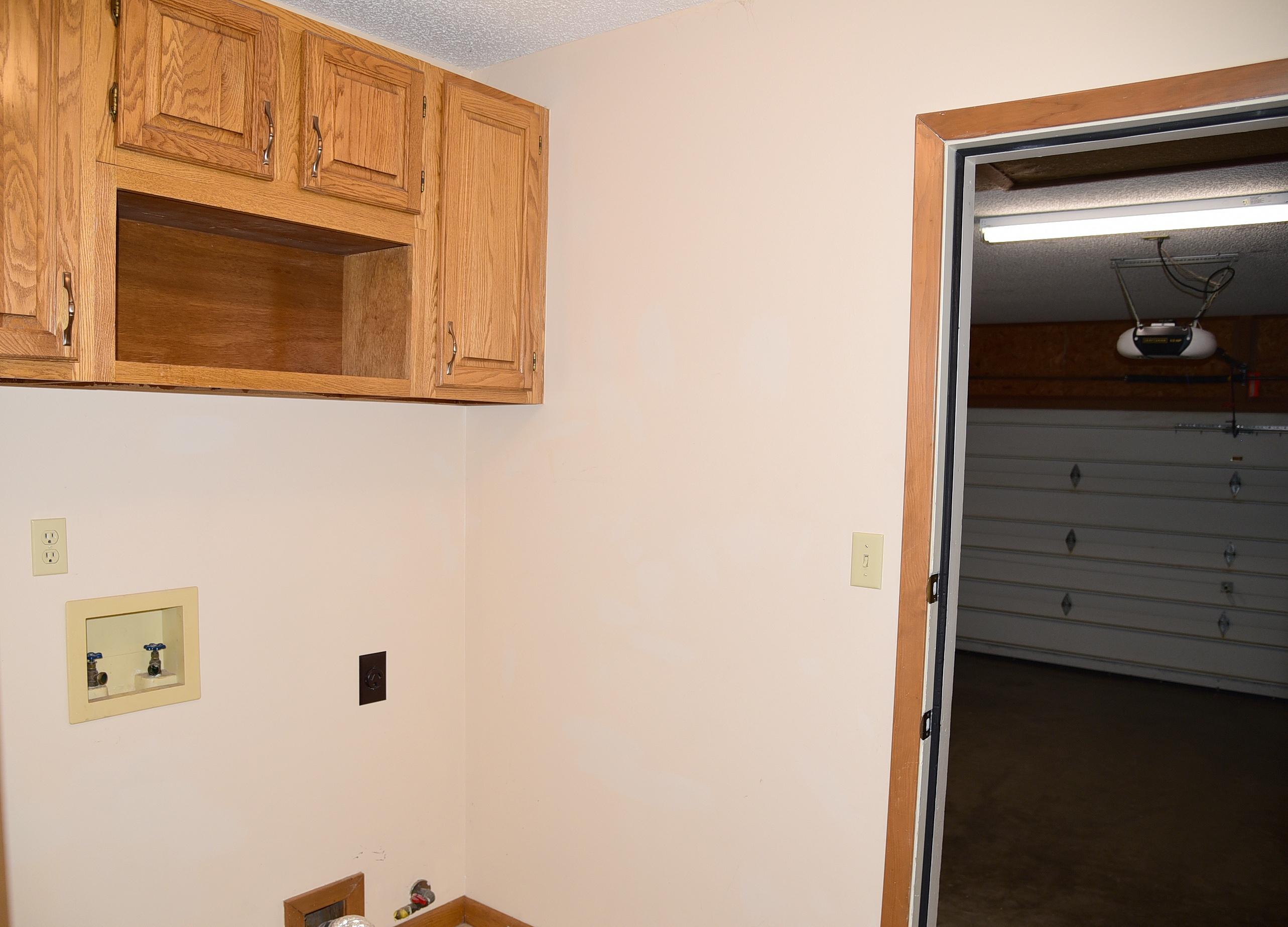 ROCKY BAYOU COUNTRY CLUB ESTATES 8 - Residential Lease