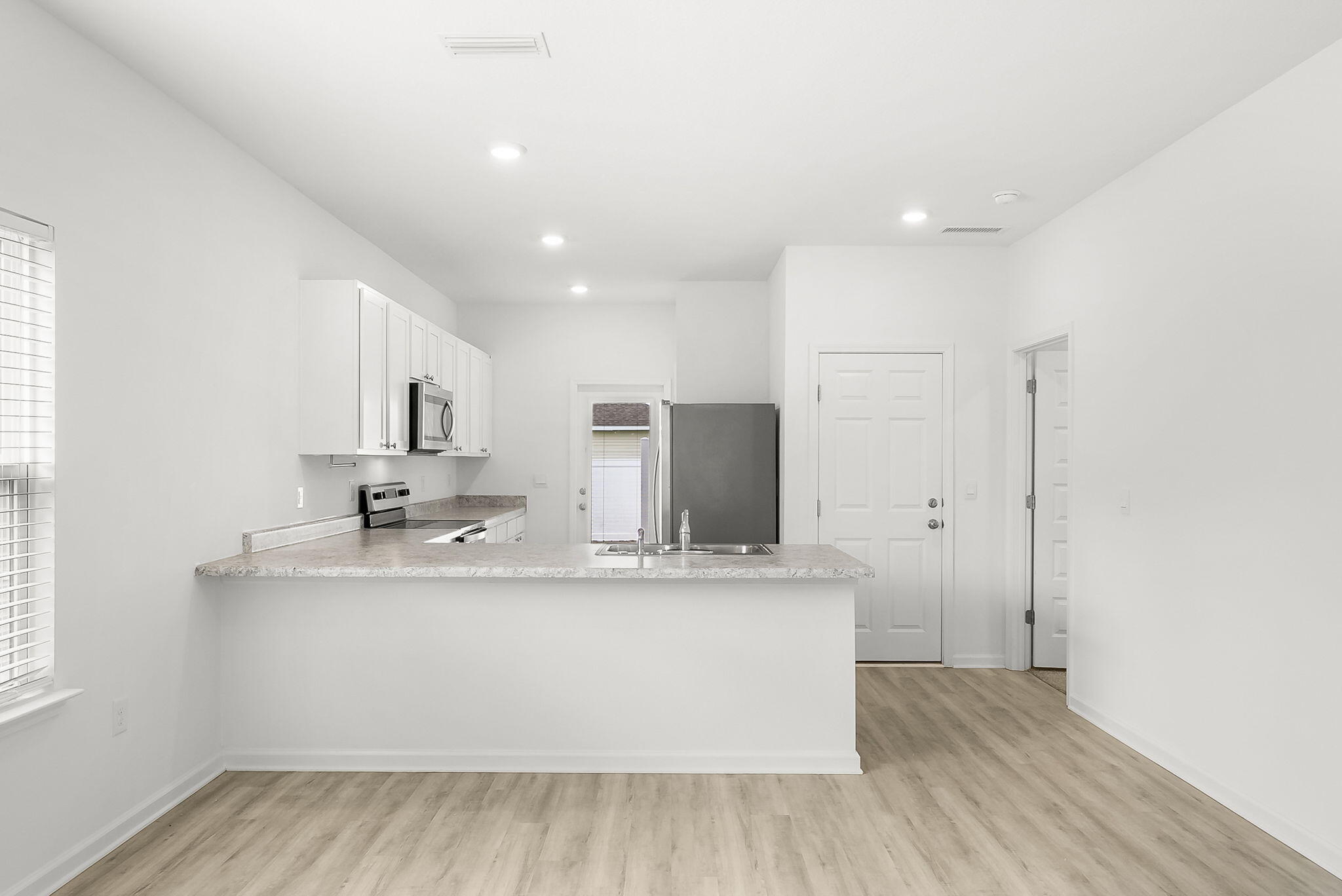 OWL'S HEAD - Residential Lease
