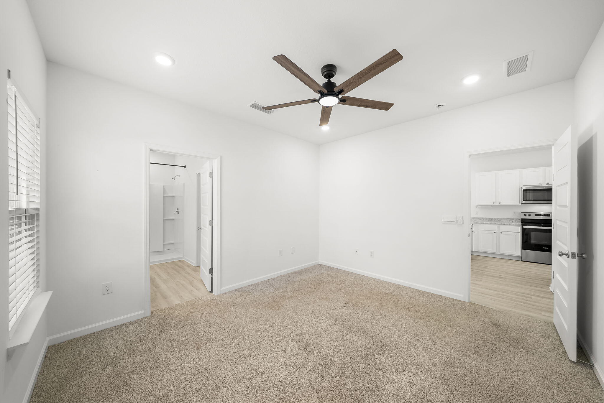 OWL'S HEAD - Residential Lease